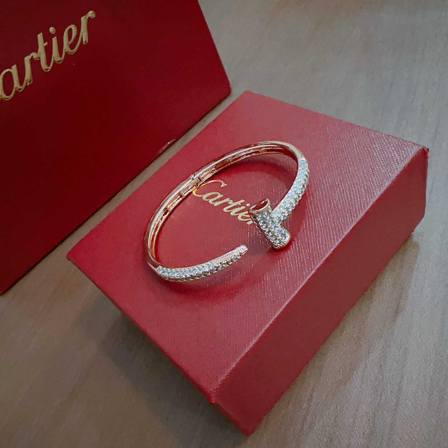 Cartier  Bracelet - DesignerGu