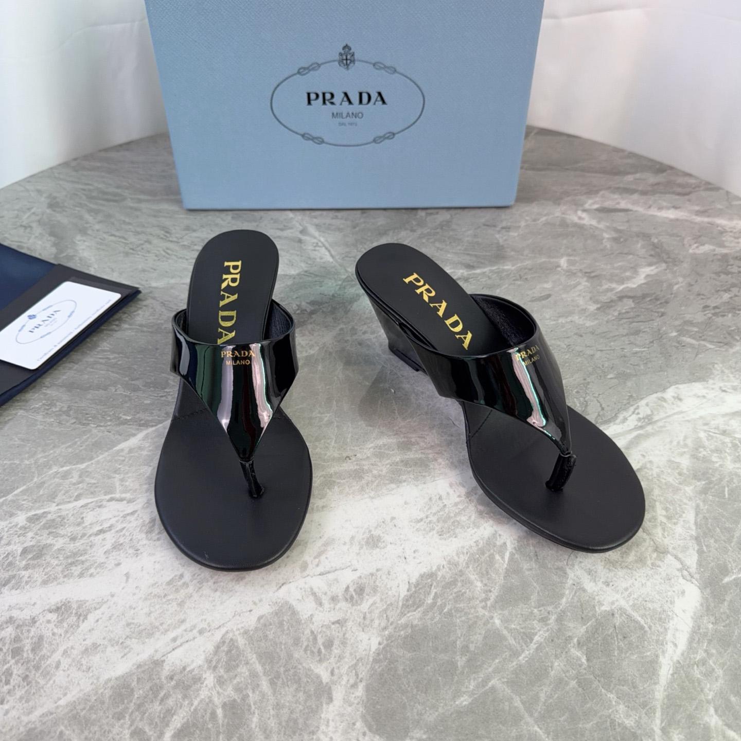 Prada Patent Leather Thong Sandals - DesignerGu