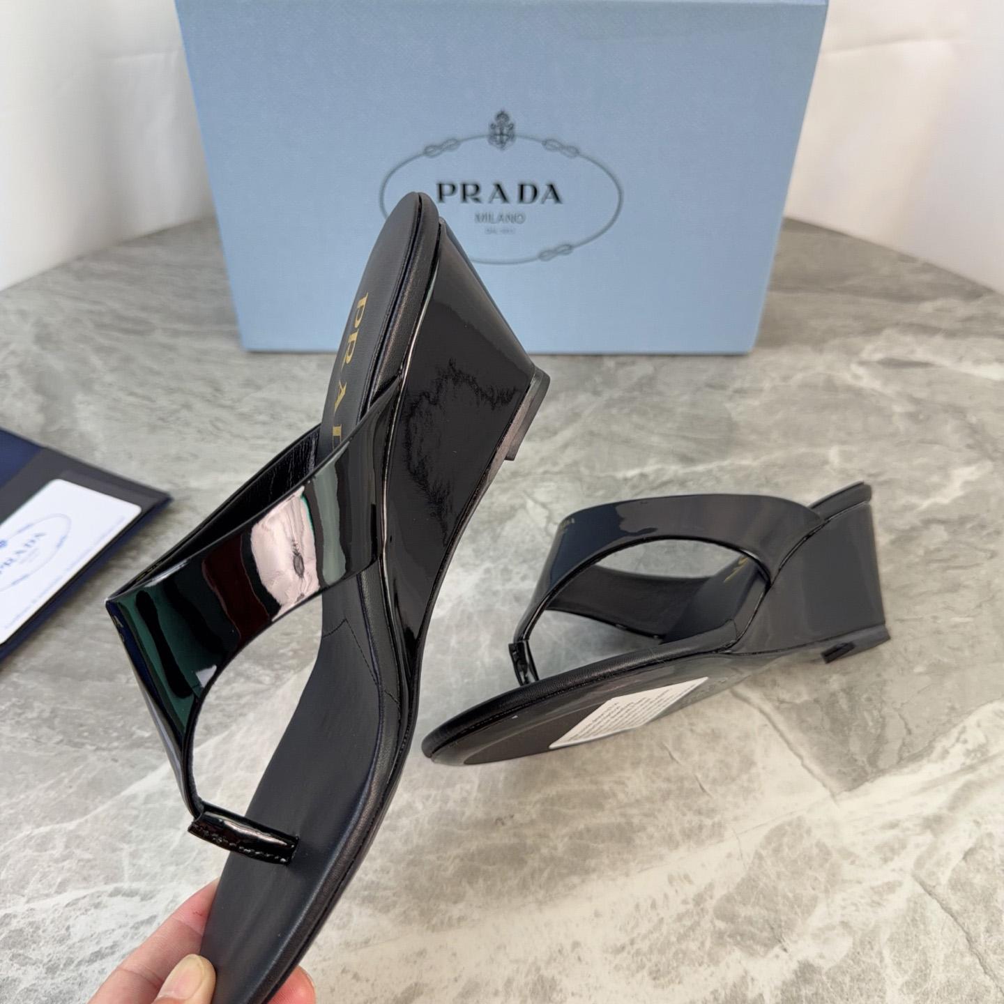 Prada Patent Leather Thong Sandals - DesignerGu