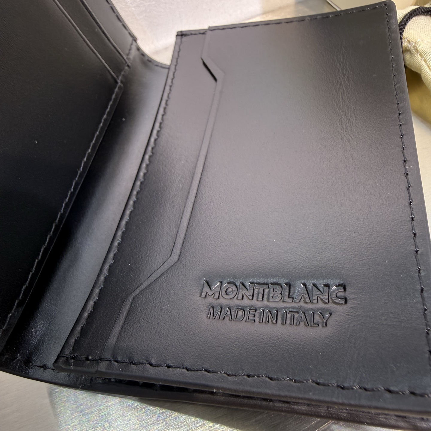 Montblanc 4cc Card Holder Embossed Croco - DesignerGu