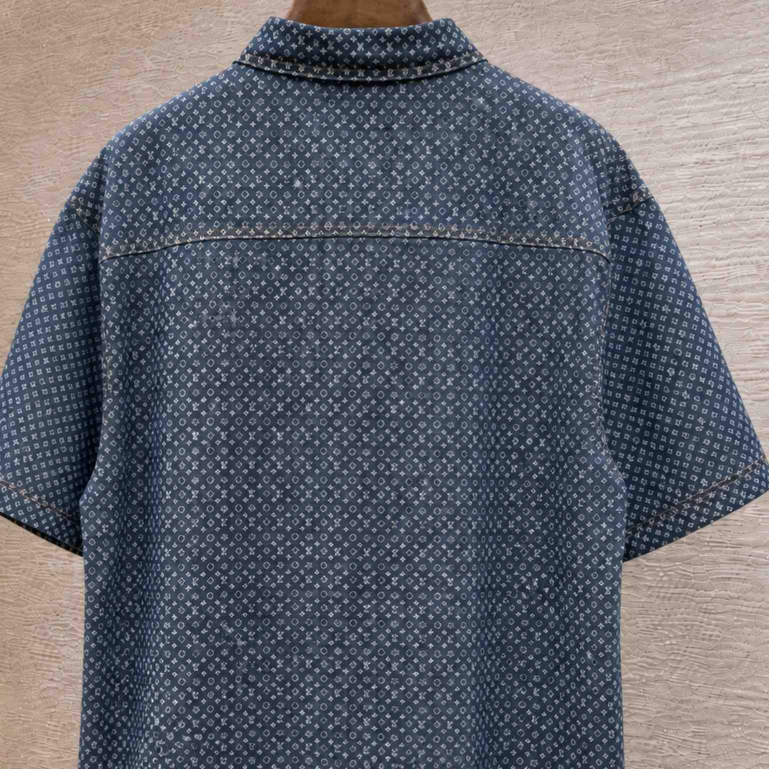 Louis Vuitton Reflective Nanogram Chambray Short-Sleeved Shirt 1AKOPV - DesignerGu
