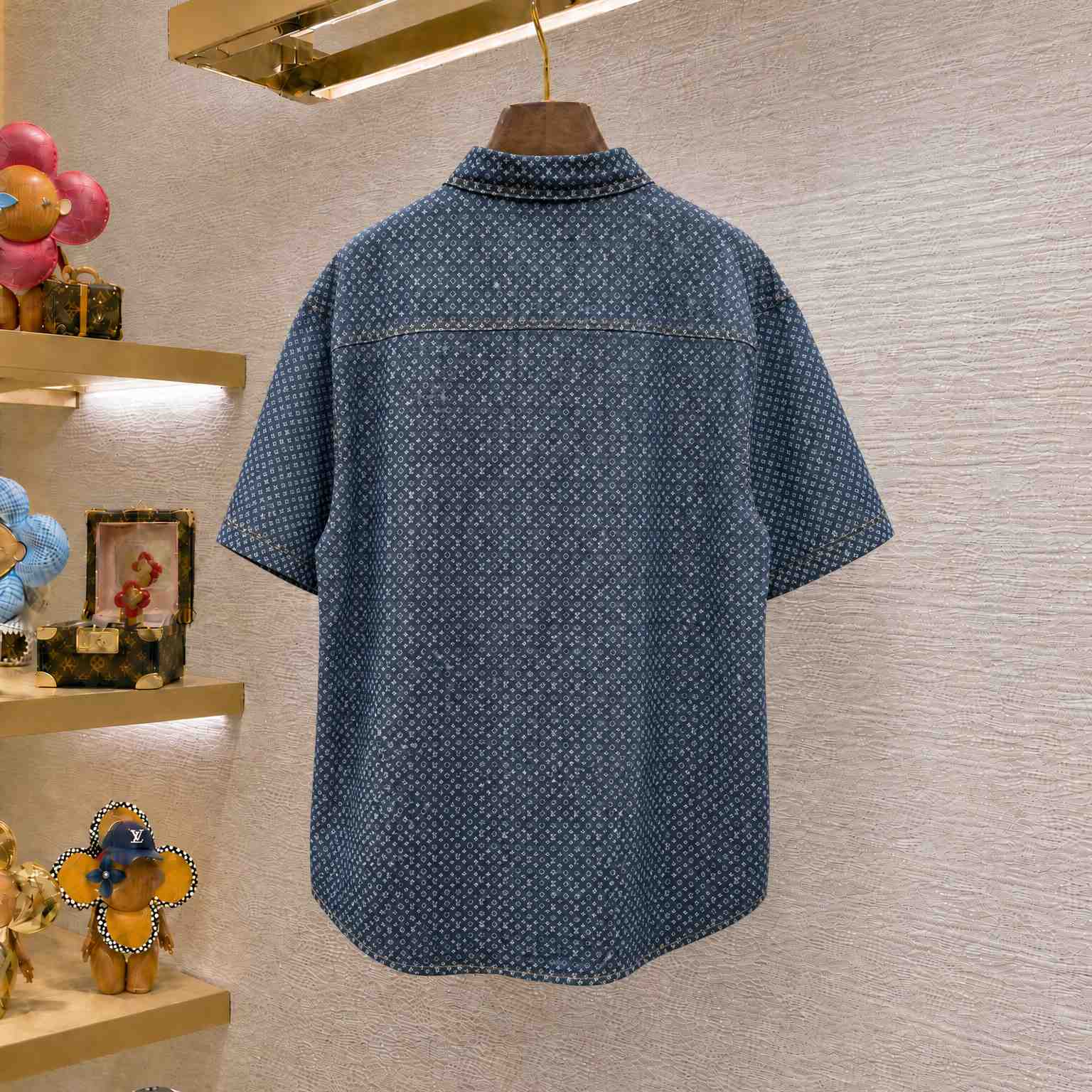 Louis Vuitton Reflective Nanogram Chambray Short-Sleeved Shirt 1AKOPV - DesignerGu