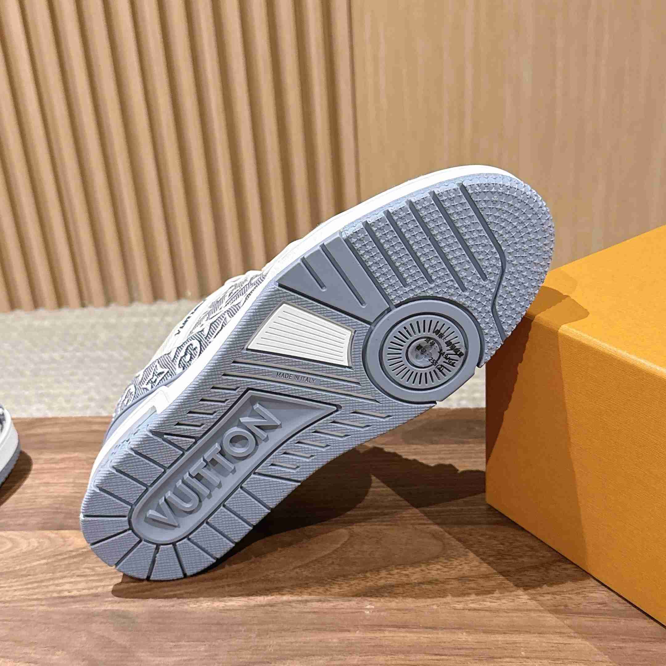 Louis Vuitton LV Trainer Sneaker  1AKG4T（upon uk size） - DesignerGu