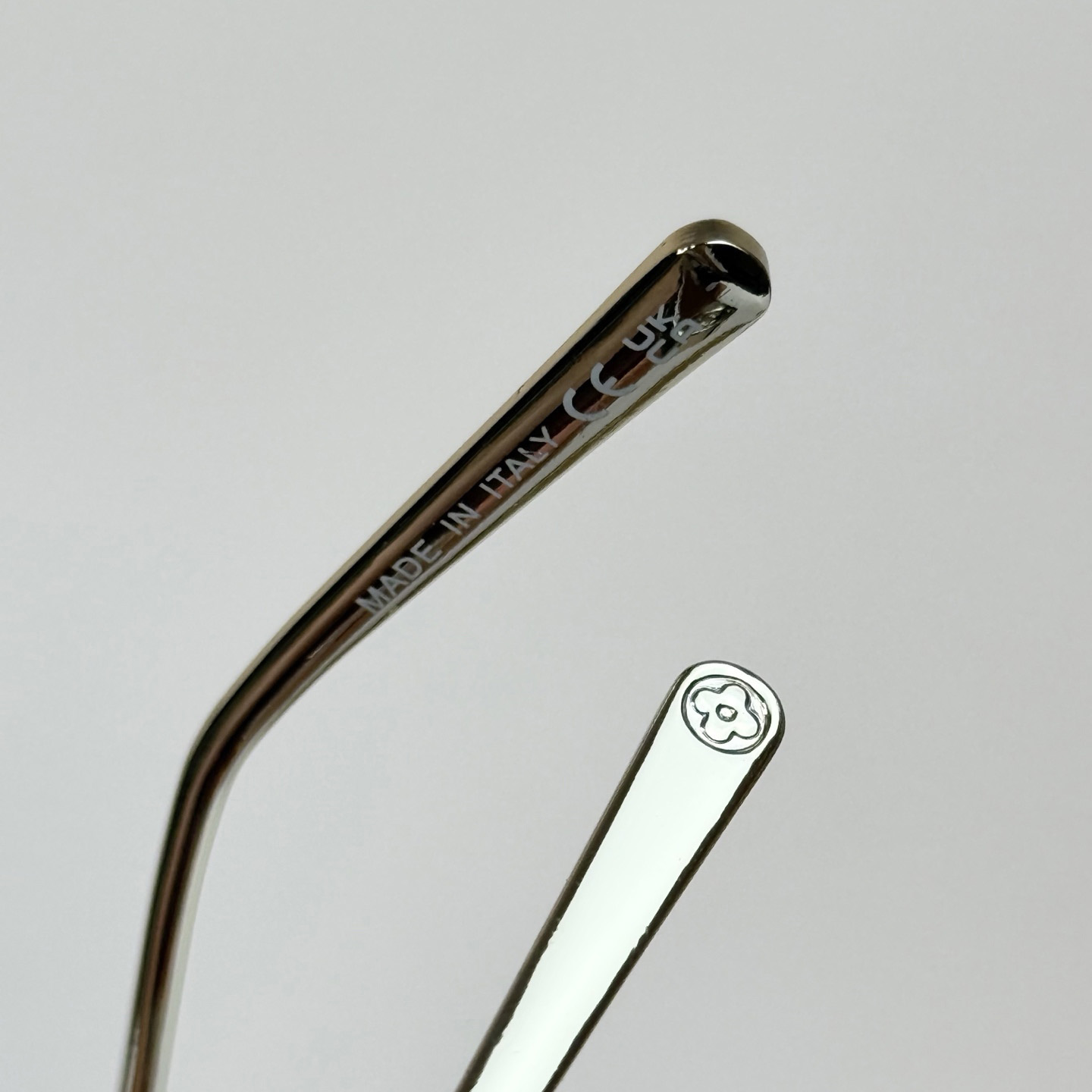 Louis Vuitton Z3186U Sunglasses   - DesignerGu