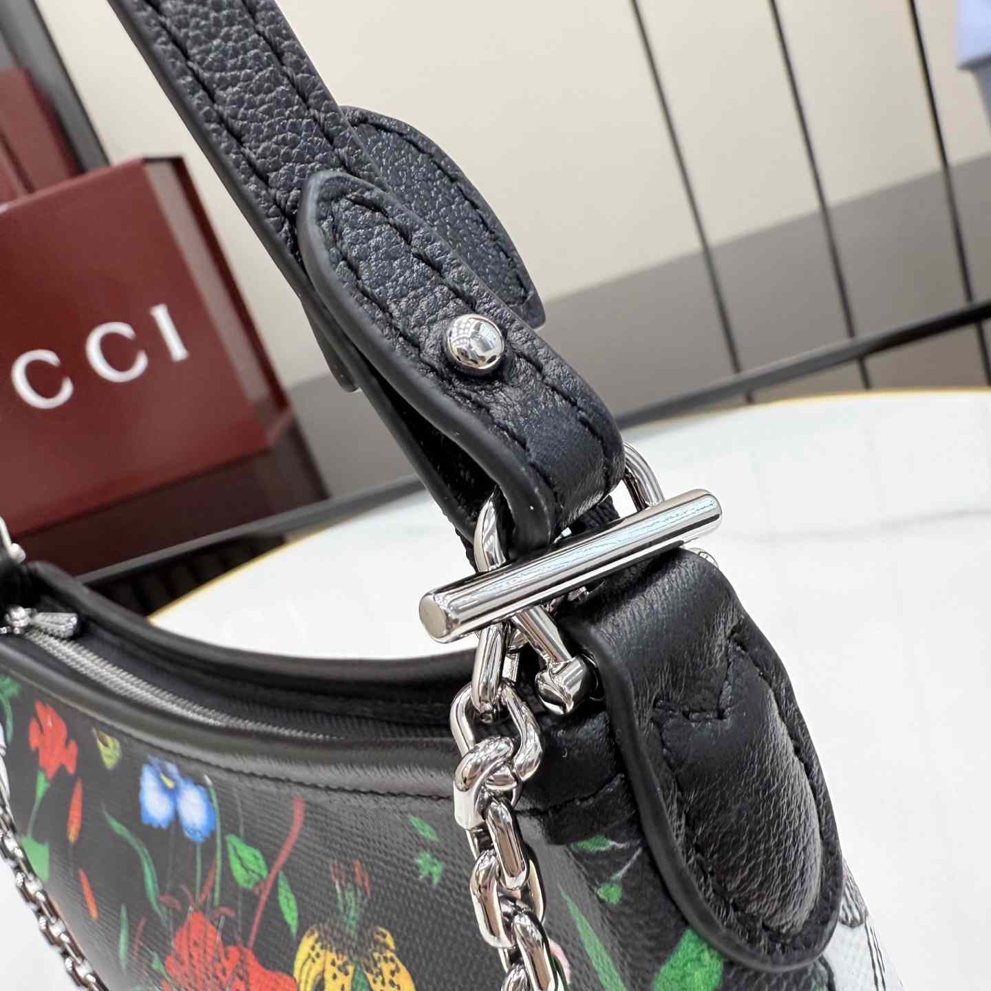 Gucci Gossip Small Shoulder Bag 875847 - DesignerGu