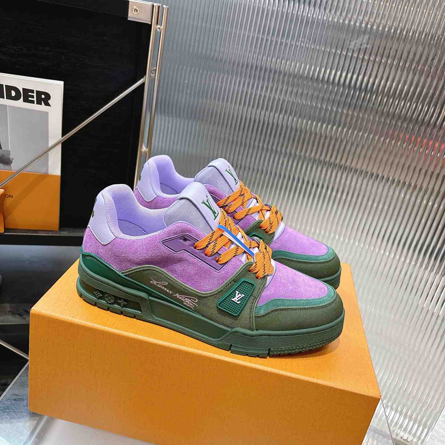 Louis Vuitton LV Trainer Sneaker 1AJ386 (upon uk size） - DesignerGu