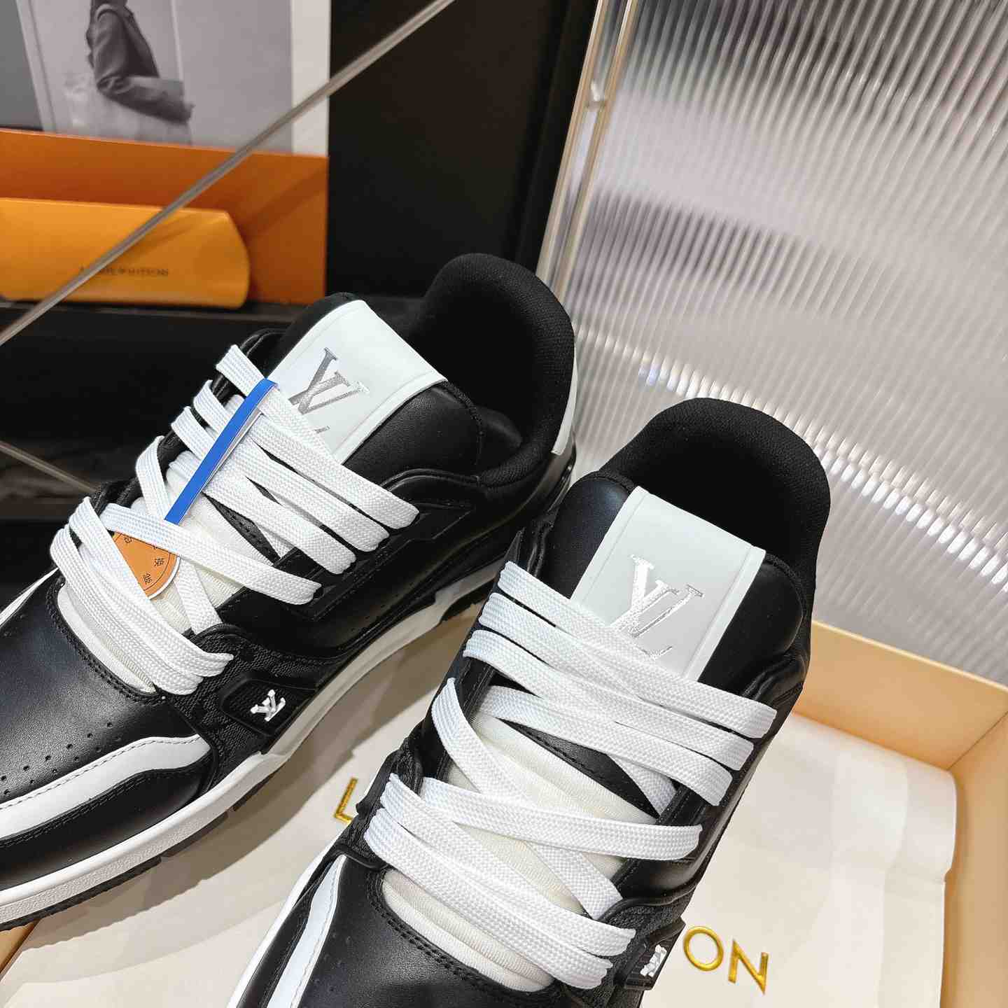 Louis Vuitton LV Trainer Sneaker 1AJ312 (upon uk size） - DesignerGu