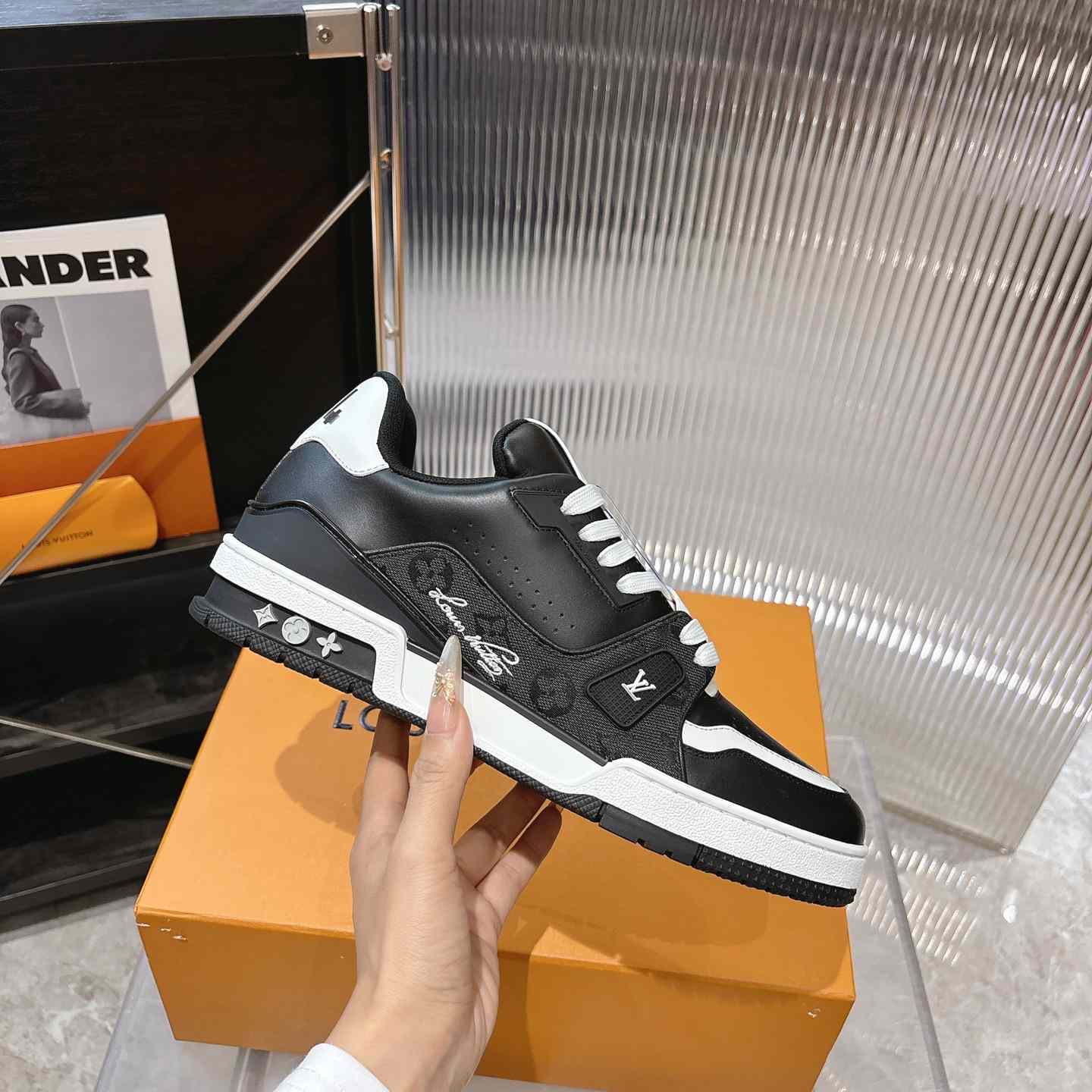 Louis Vuitton LV Trainer Sneaker 1AJ312 (upon uk size） - DesignerGu