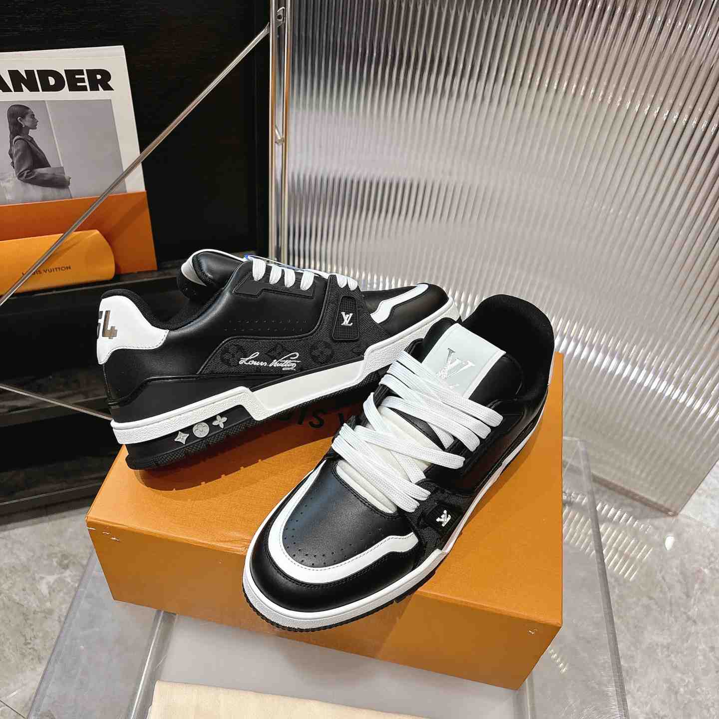 Louis Vuitton LV Trainer Sneaker 1AJ312 (upon uk size） - DesignerGu