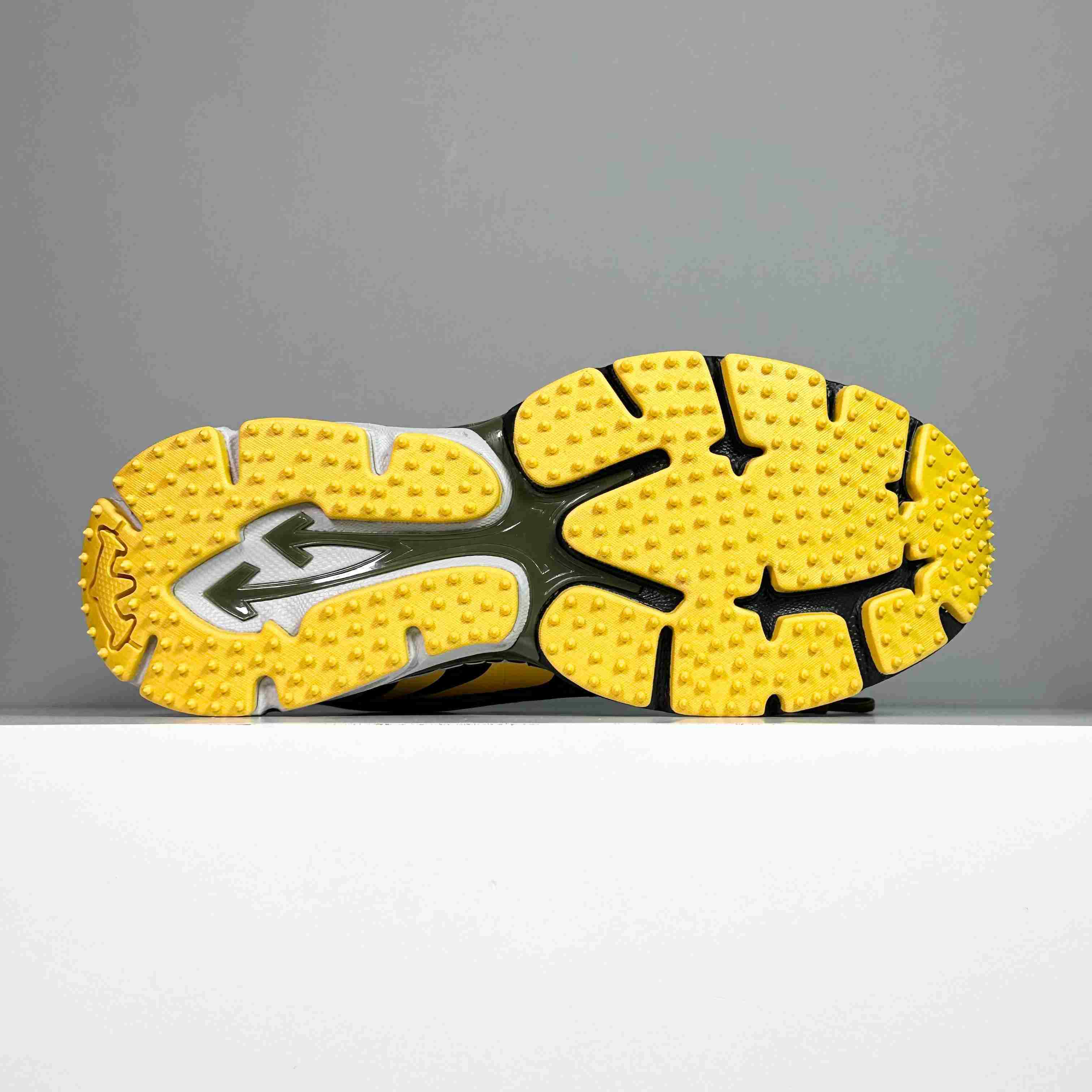 Off-White Be Right Back Sneakers - DesignerGu
