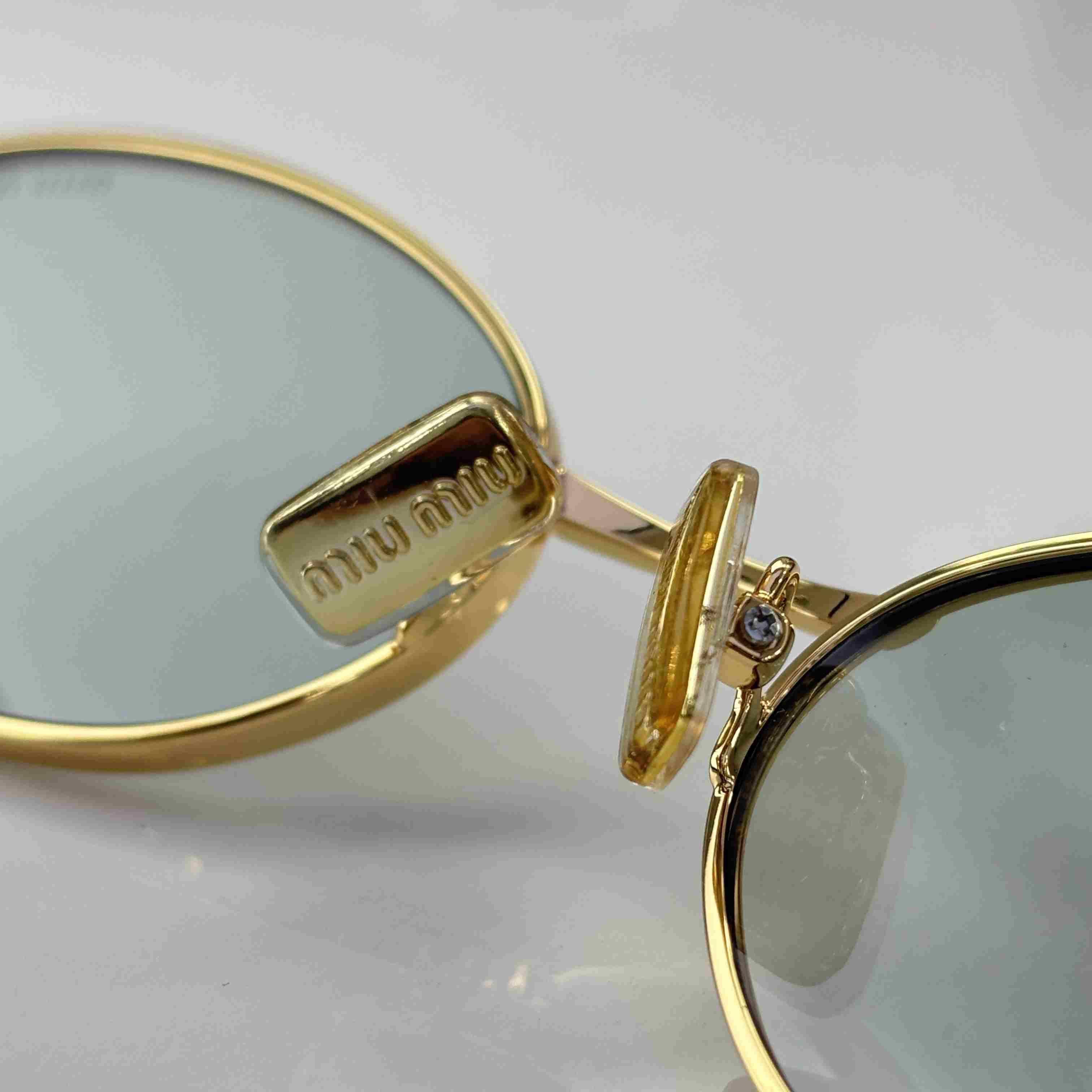 Miu Miu SMUA57S Sunglasses - DesignerGu
