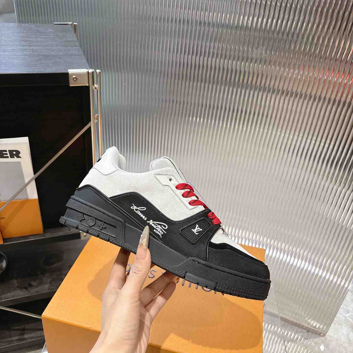 Louis Vuitton LV Trainer Sneaker 1AJ426（upon uk size） - DesignerGu