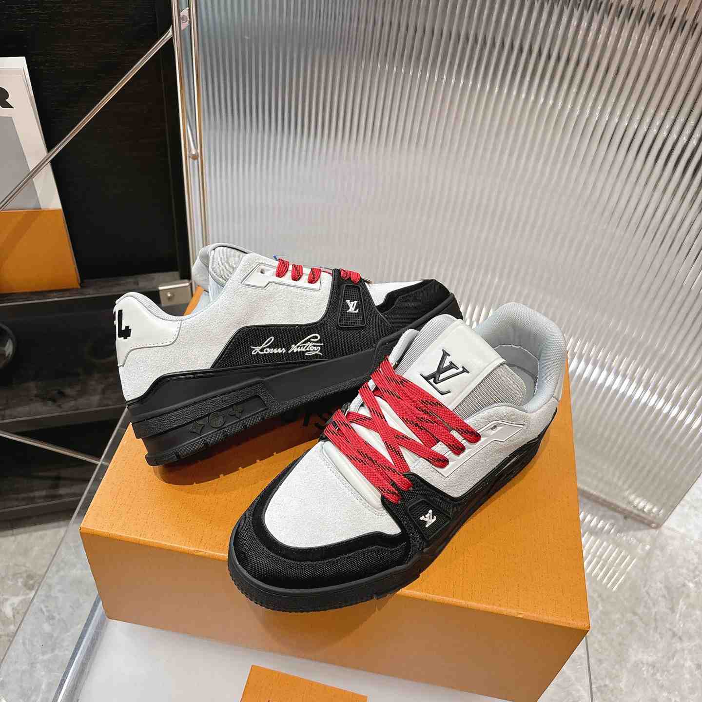 Louis Vuitton LV Trainer Sneaker 1AJ426（upon uk size） - DesignerGu