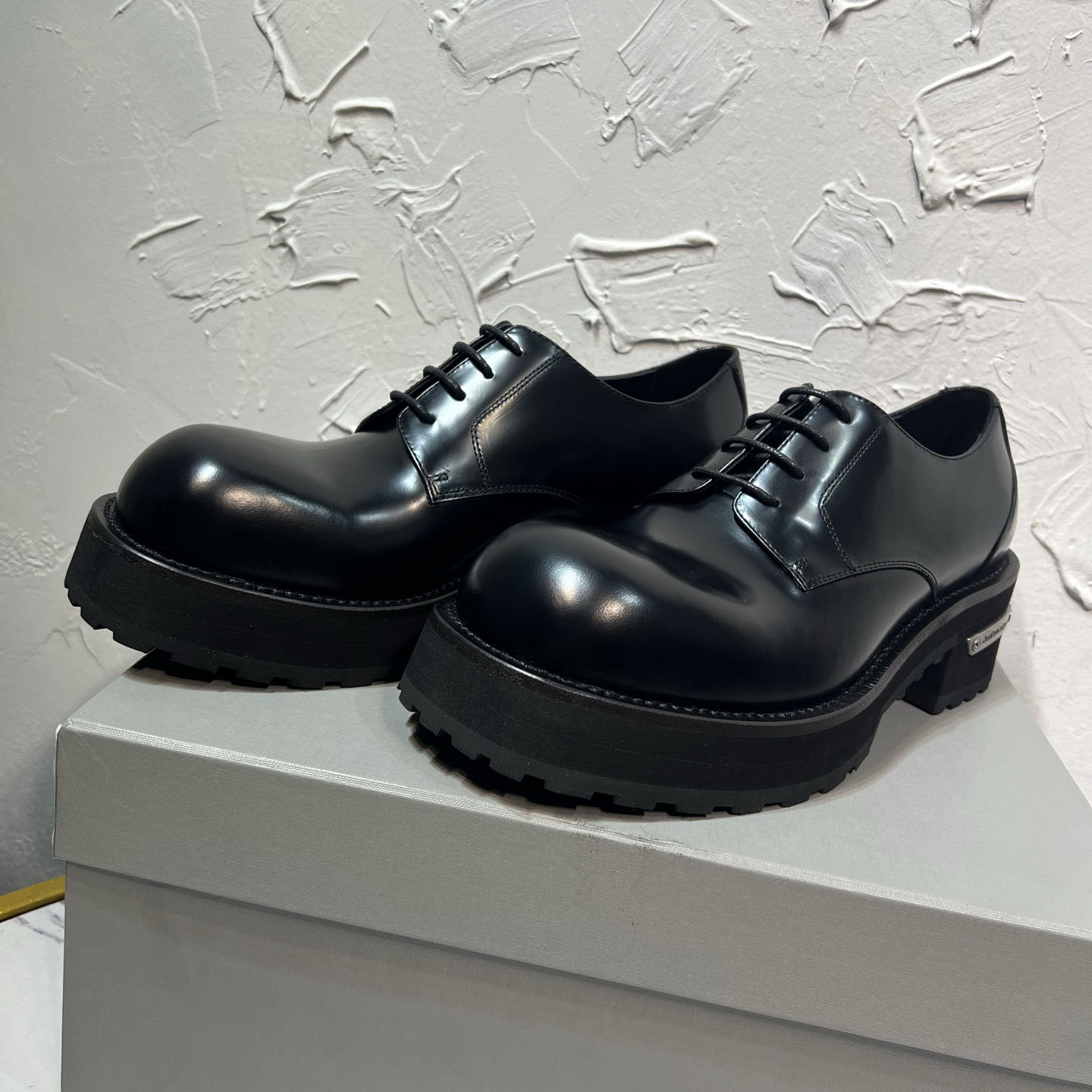 Balenciaga Venom Leather Derbies - DesignerGu