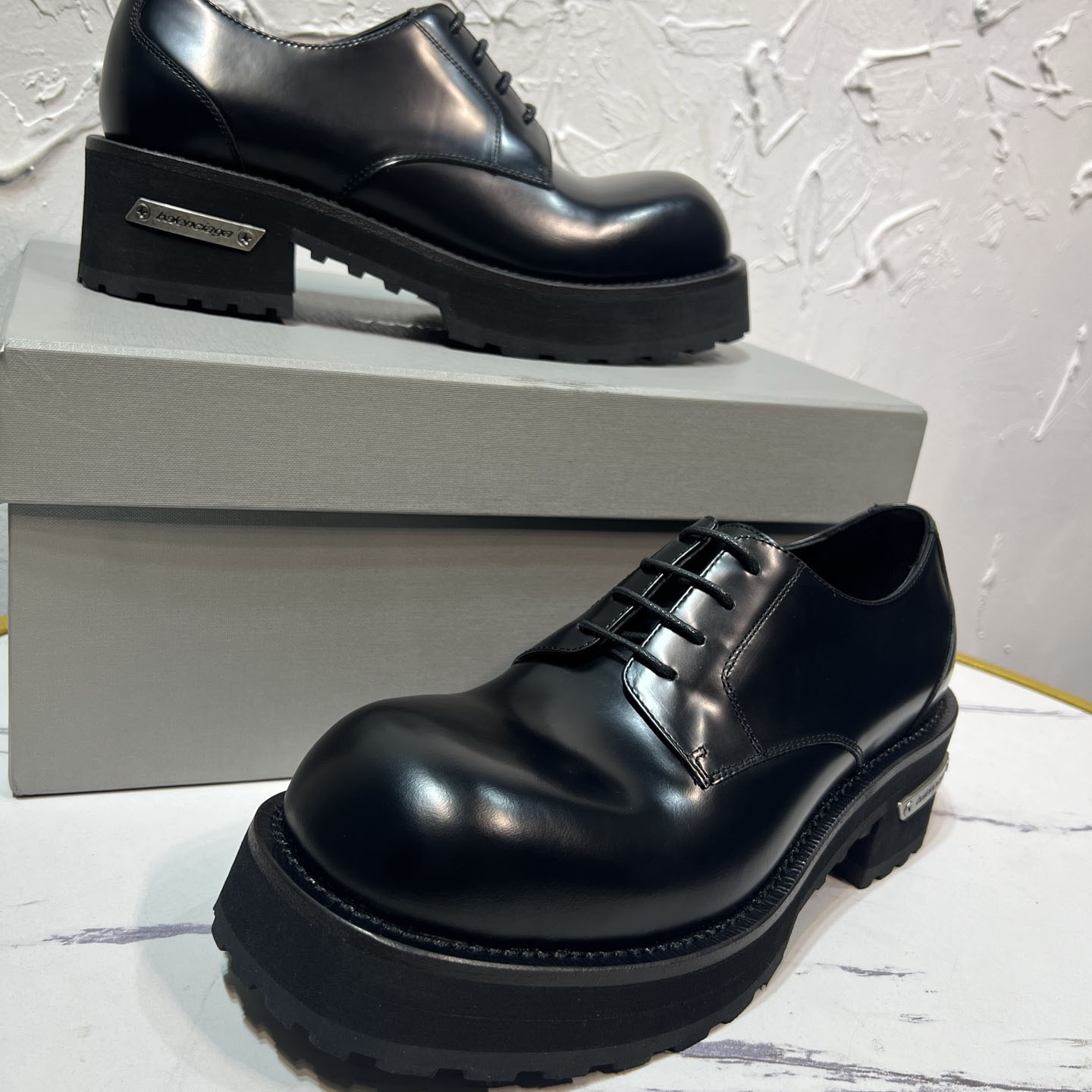 Balenciaga Venom Leather Derbies - DesignerGu