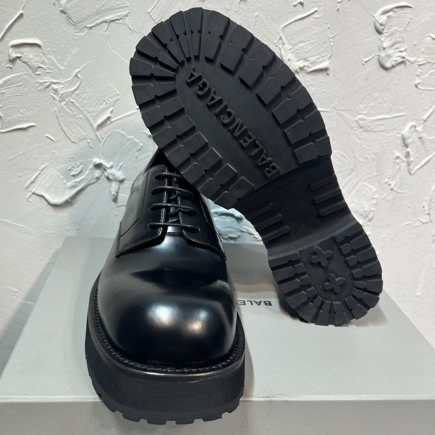 Balenciaga Venom Leather Derbies - DesignerGu