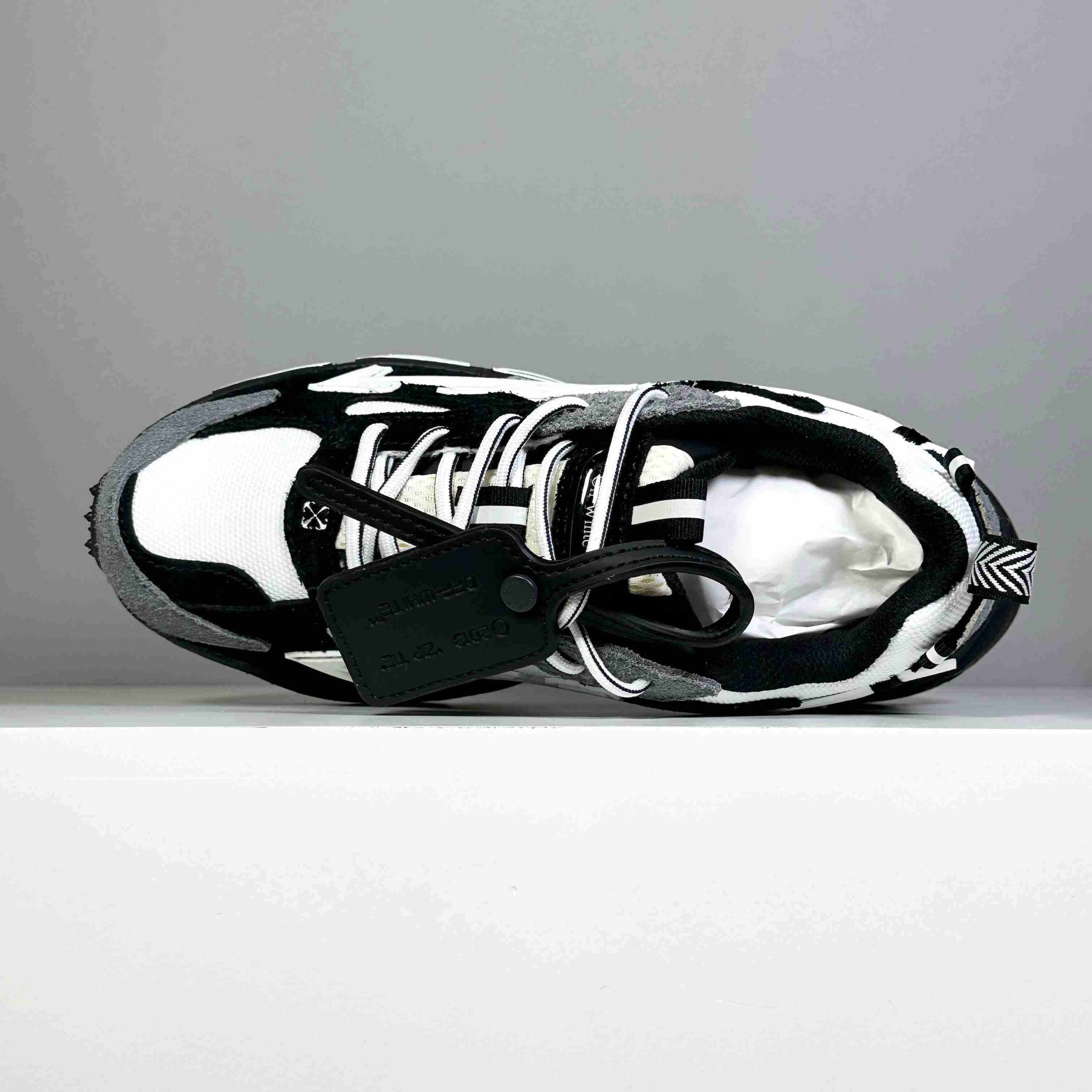 Off-White Black & White 'Be Right Back' Suede Sneakers - DesignerGu