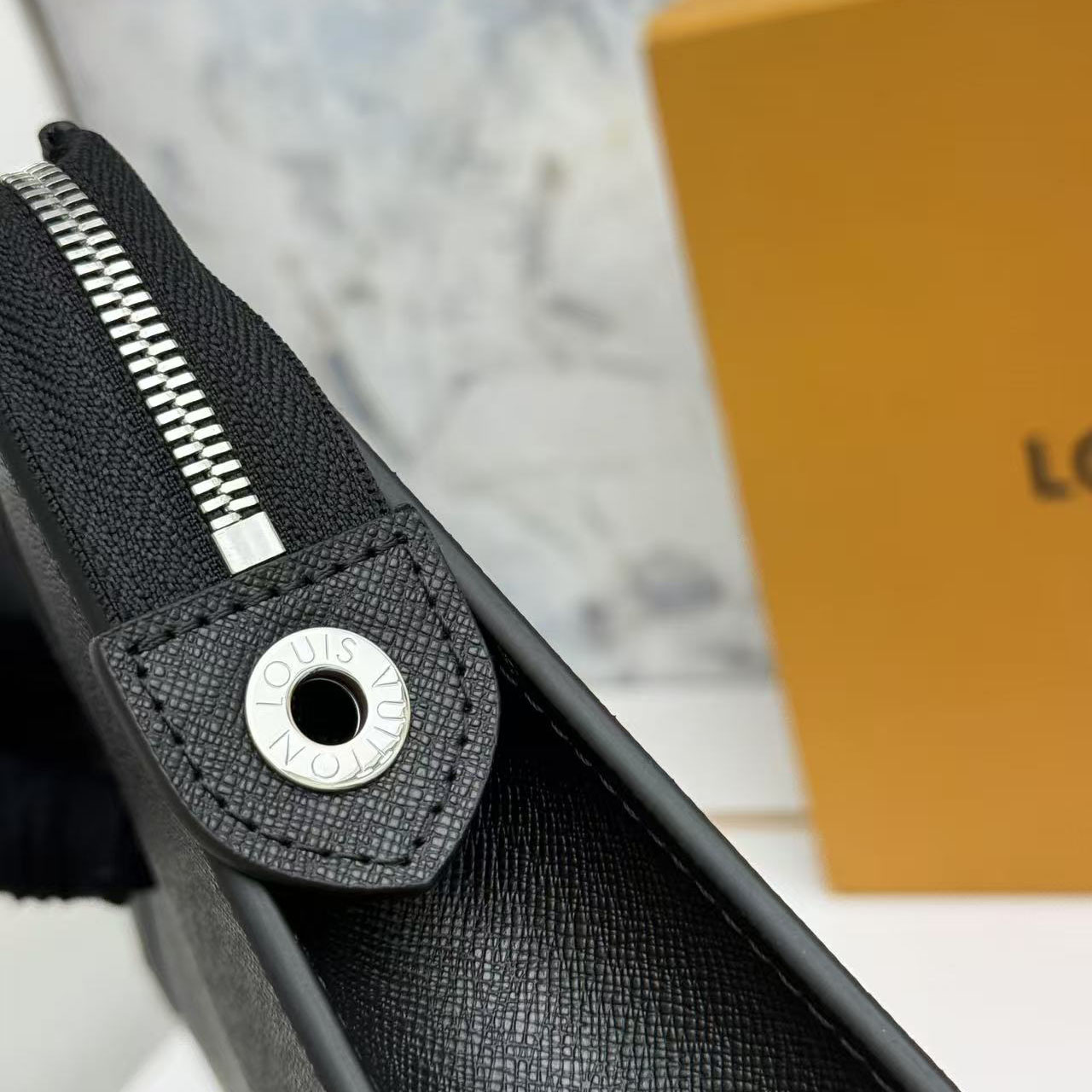 Louis Vuitton Pochette Voyage M30450 - DesignerGu