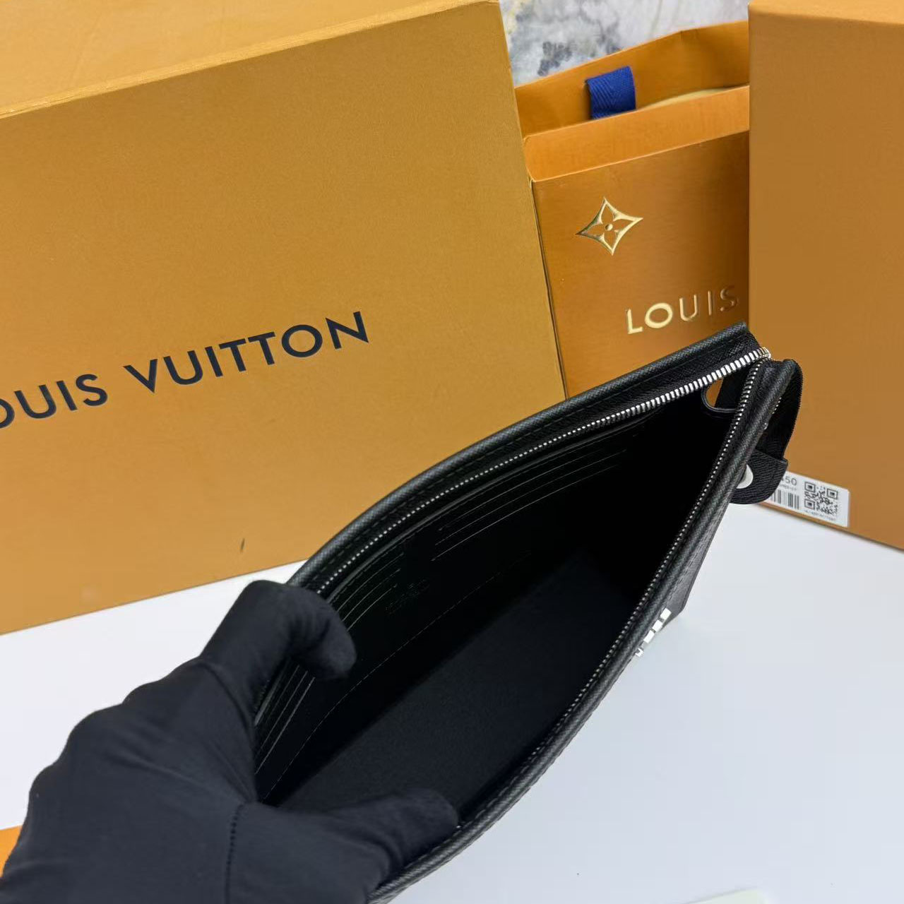 Louis Vuitton Pochette Voyage M30450 - DesignerGu