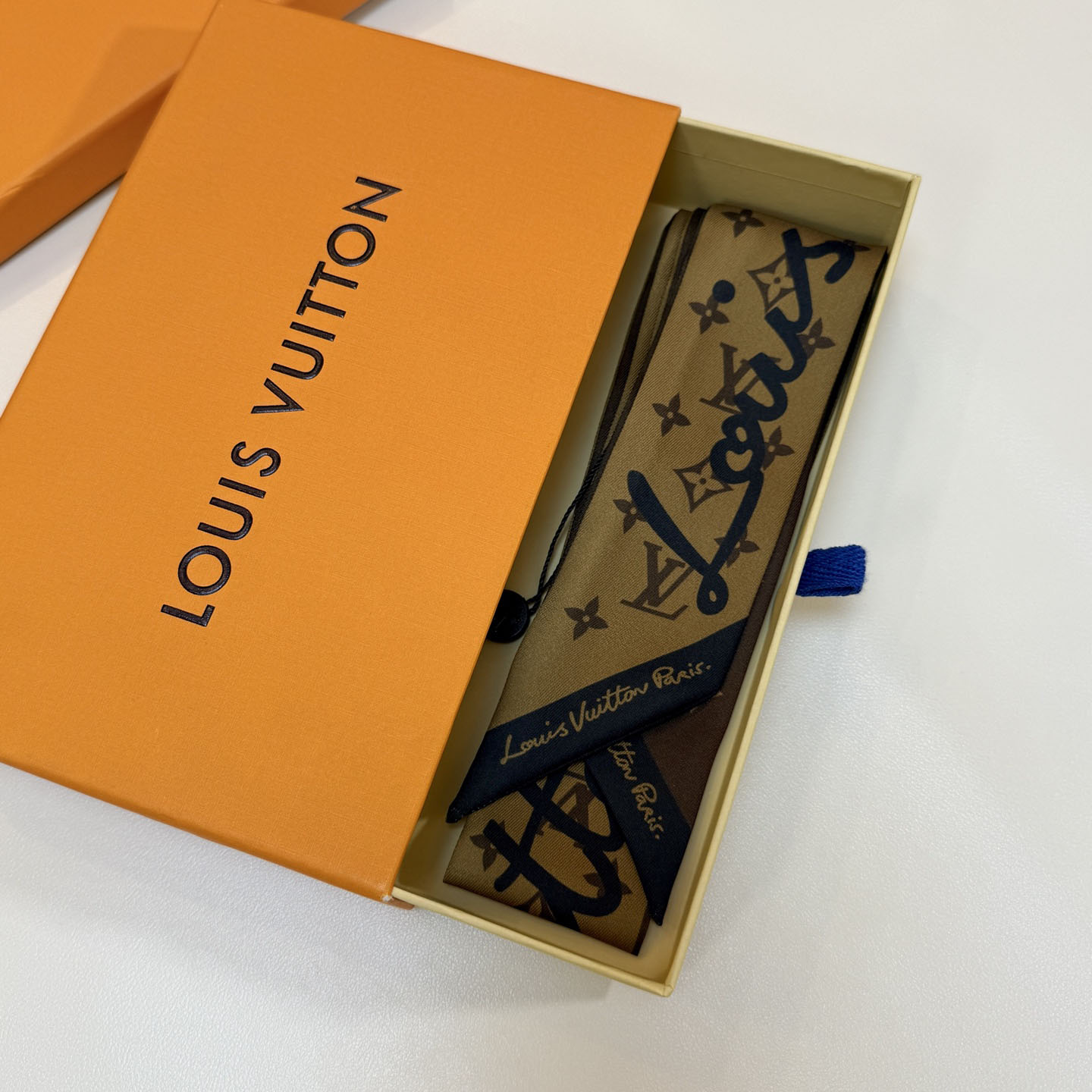 Louis Vuitton LV Script BB Bandeau M97876 - DesignerGu