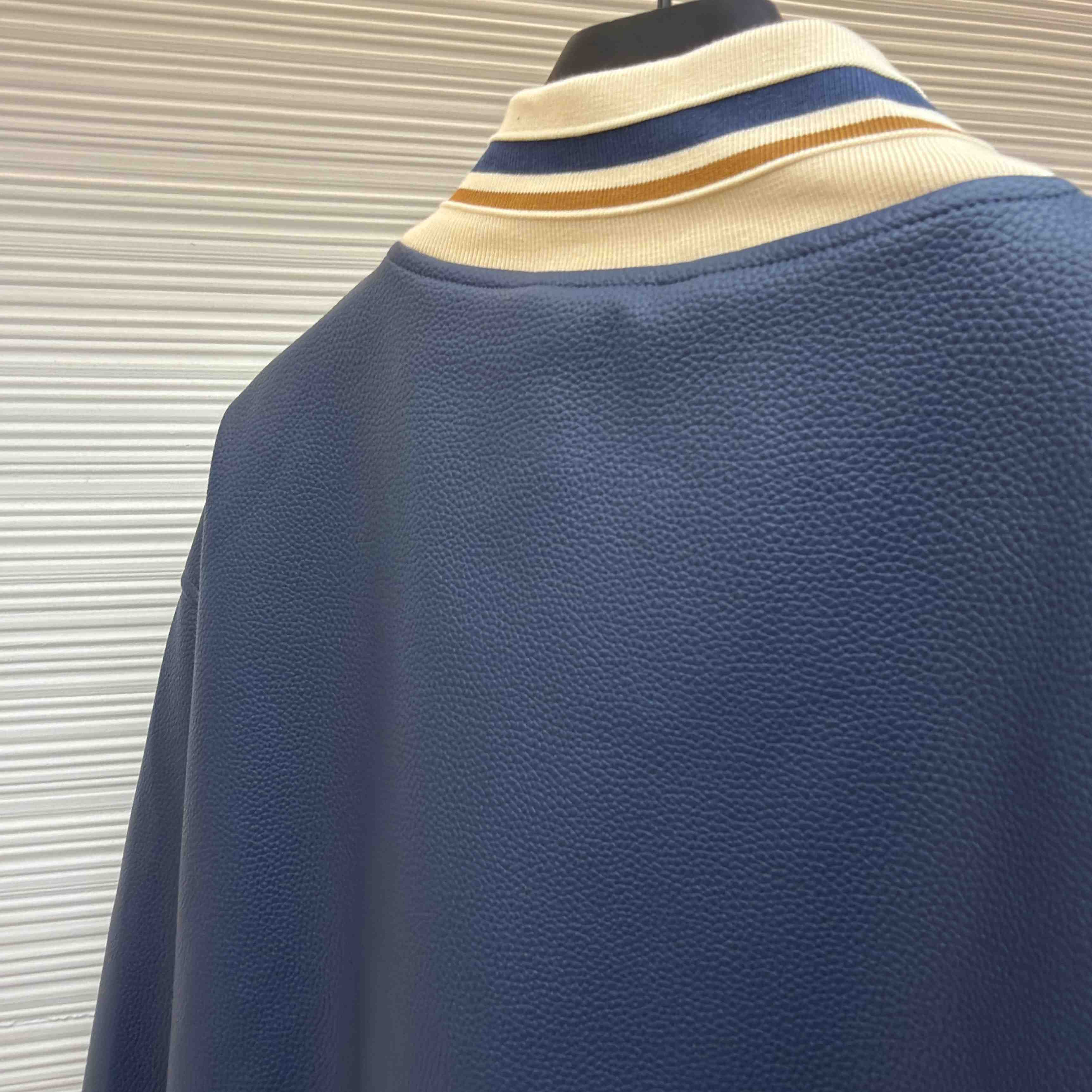 Louis Vuitton Sporty Leather Track Top 1AK6V2 - DesignerGu
