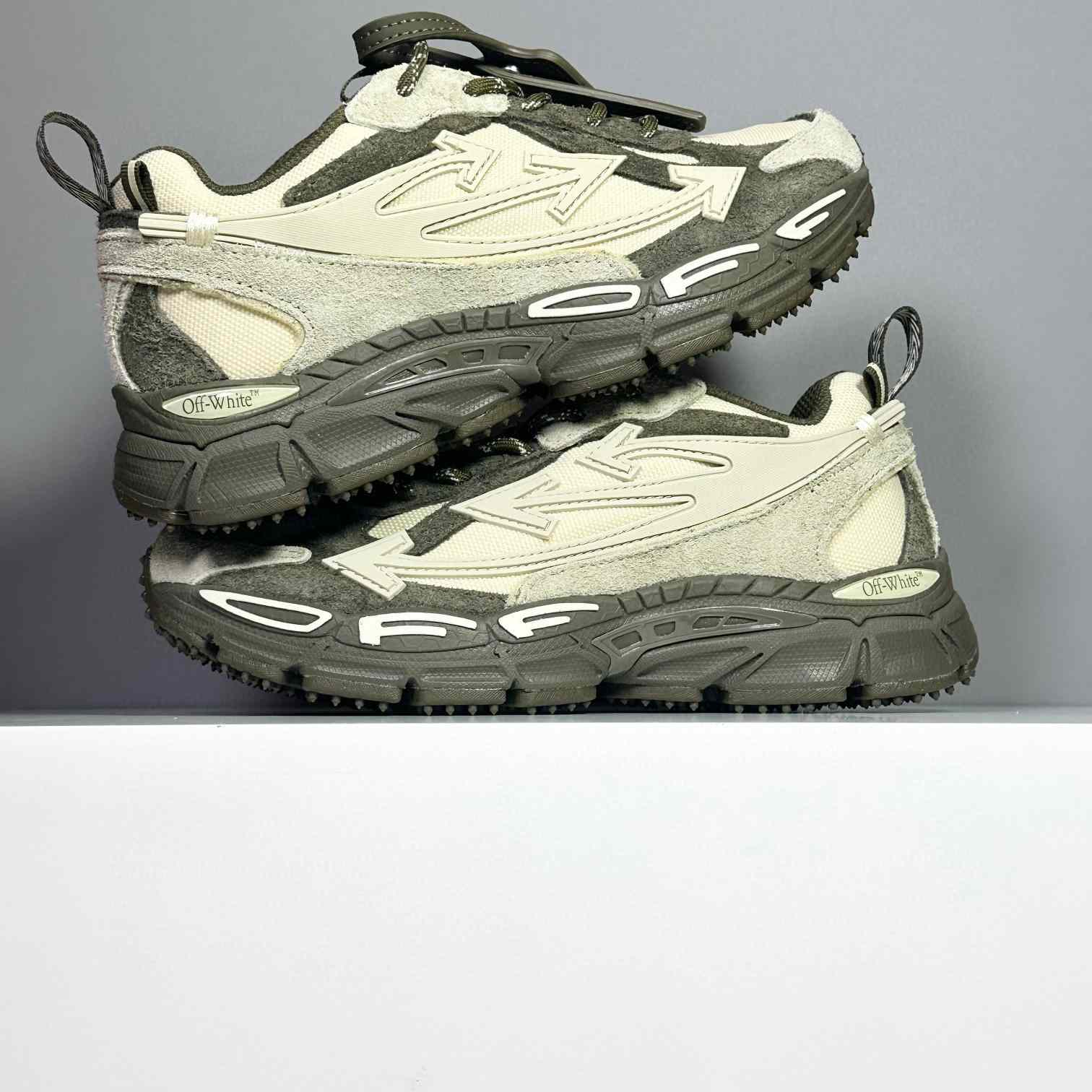 Off-White Be Right Back Sneakers - DesignerGu