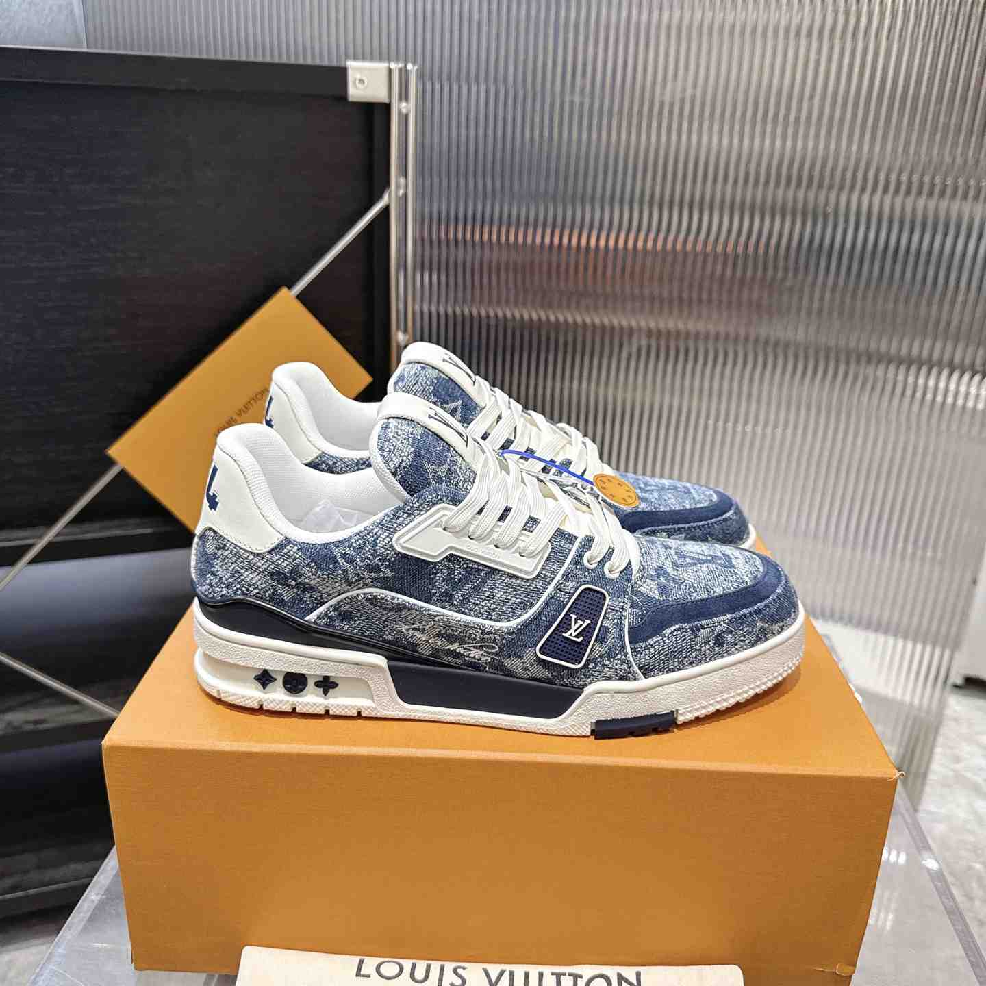 Louis Vuitton LV Trainer Sneaker 1AJAR0 (upon uk size） - DesignerGu
