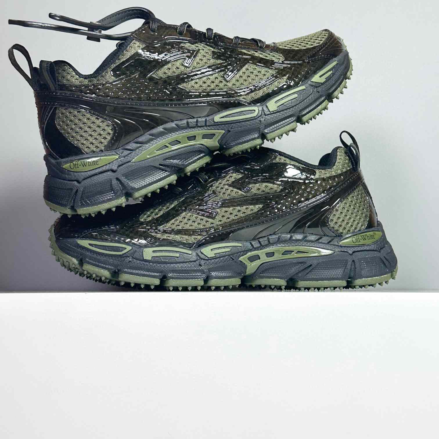 Off-White Be Right Back Sneakers - DesignerGu