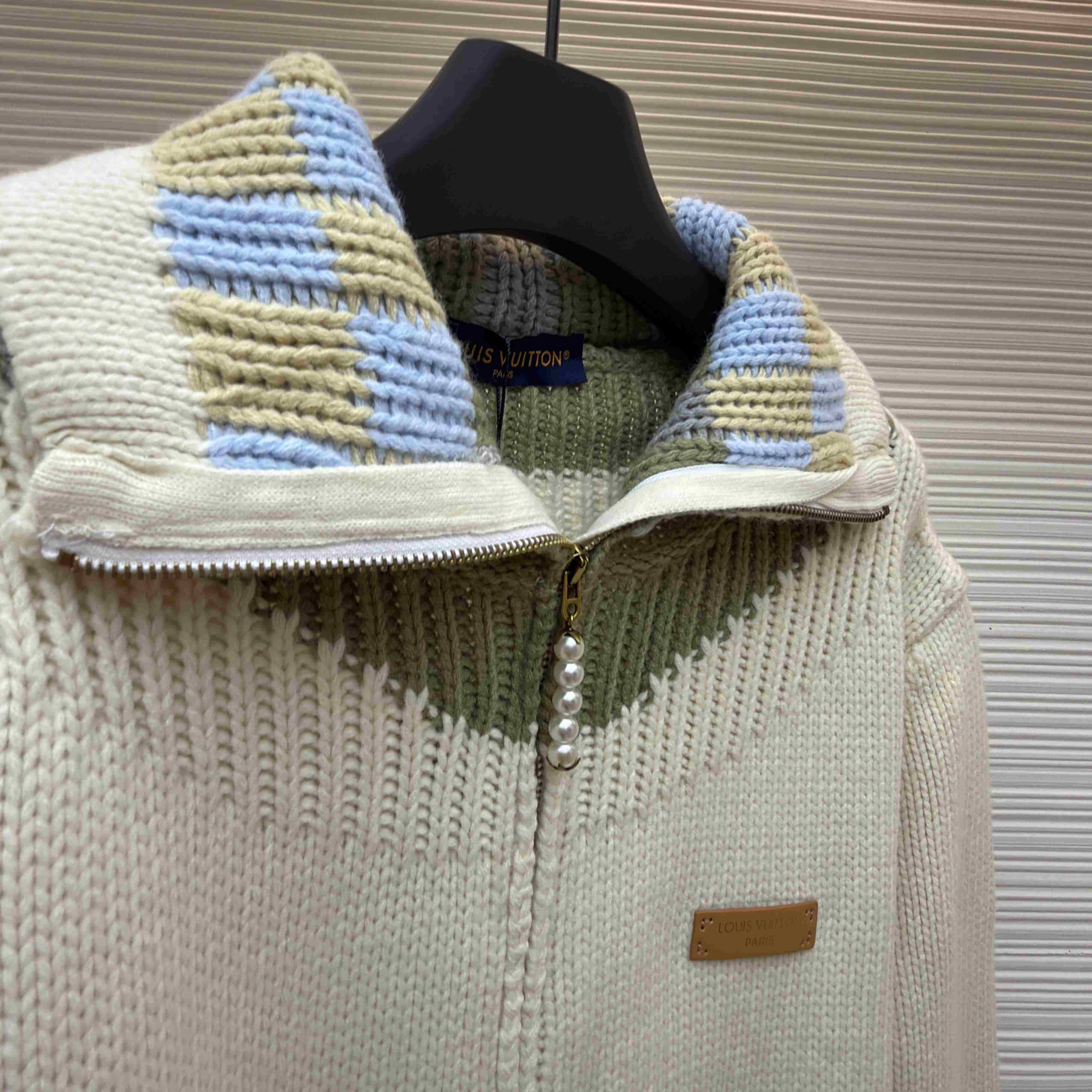 Louis Vuitton Zipped Intarsia Track Top 1AJUVN - DesignerGu