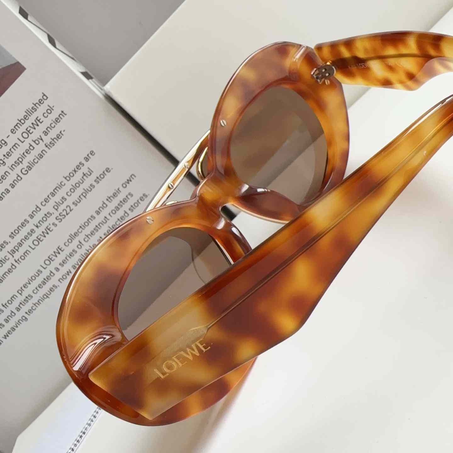 Loewe LW40120I Sunglasses   - DesignerGu