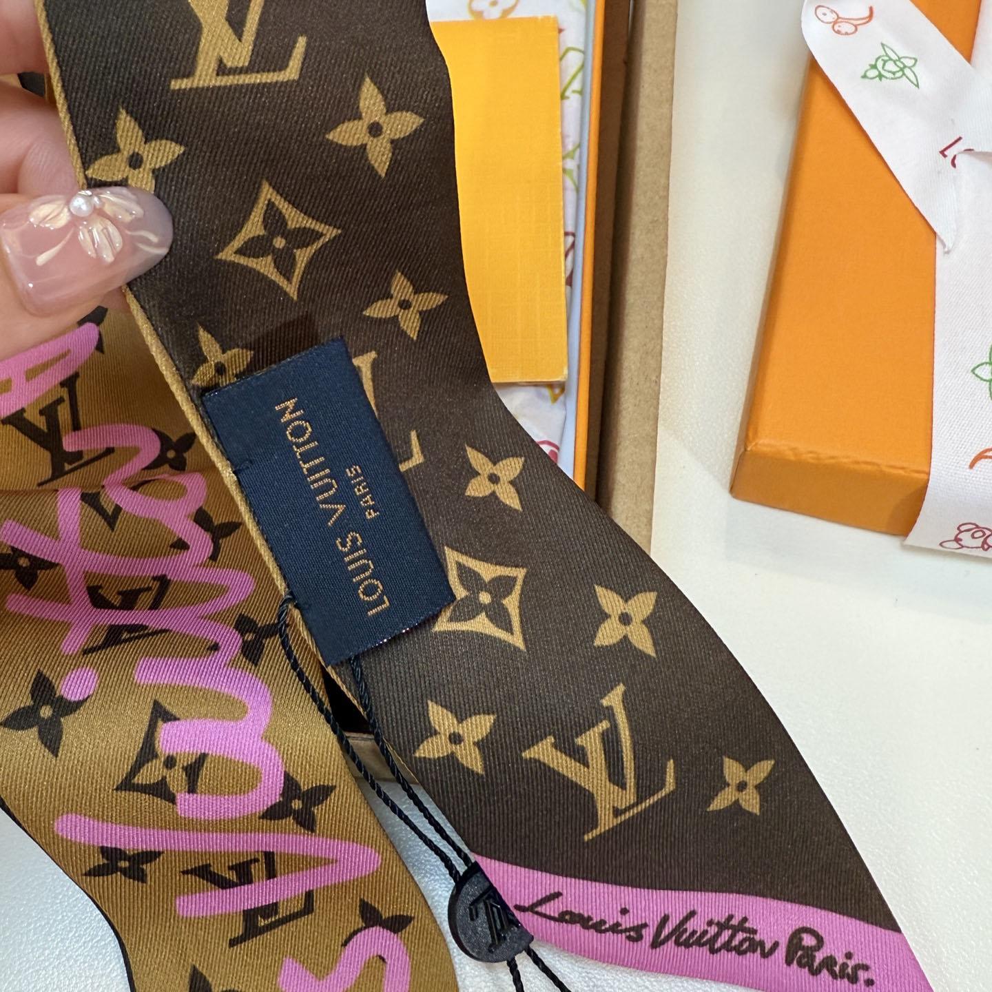 Louis Vuitton LV Script BB Bandeau M97876 - DesignerGu