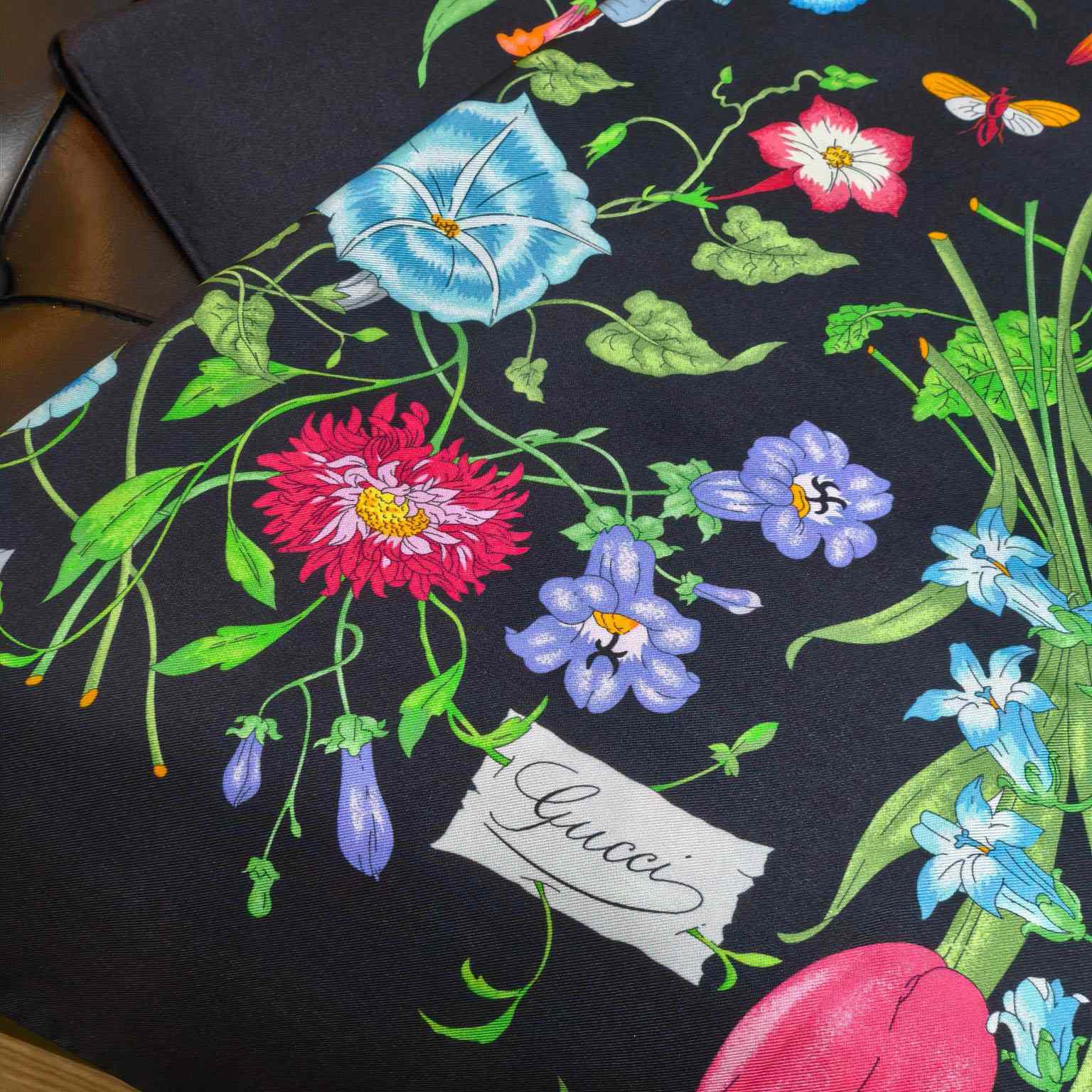 Gucci Printed Flora Silk Twill Carré - DesignerGu