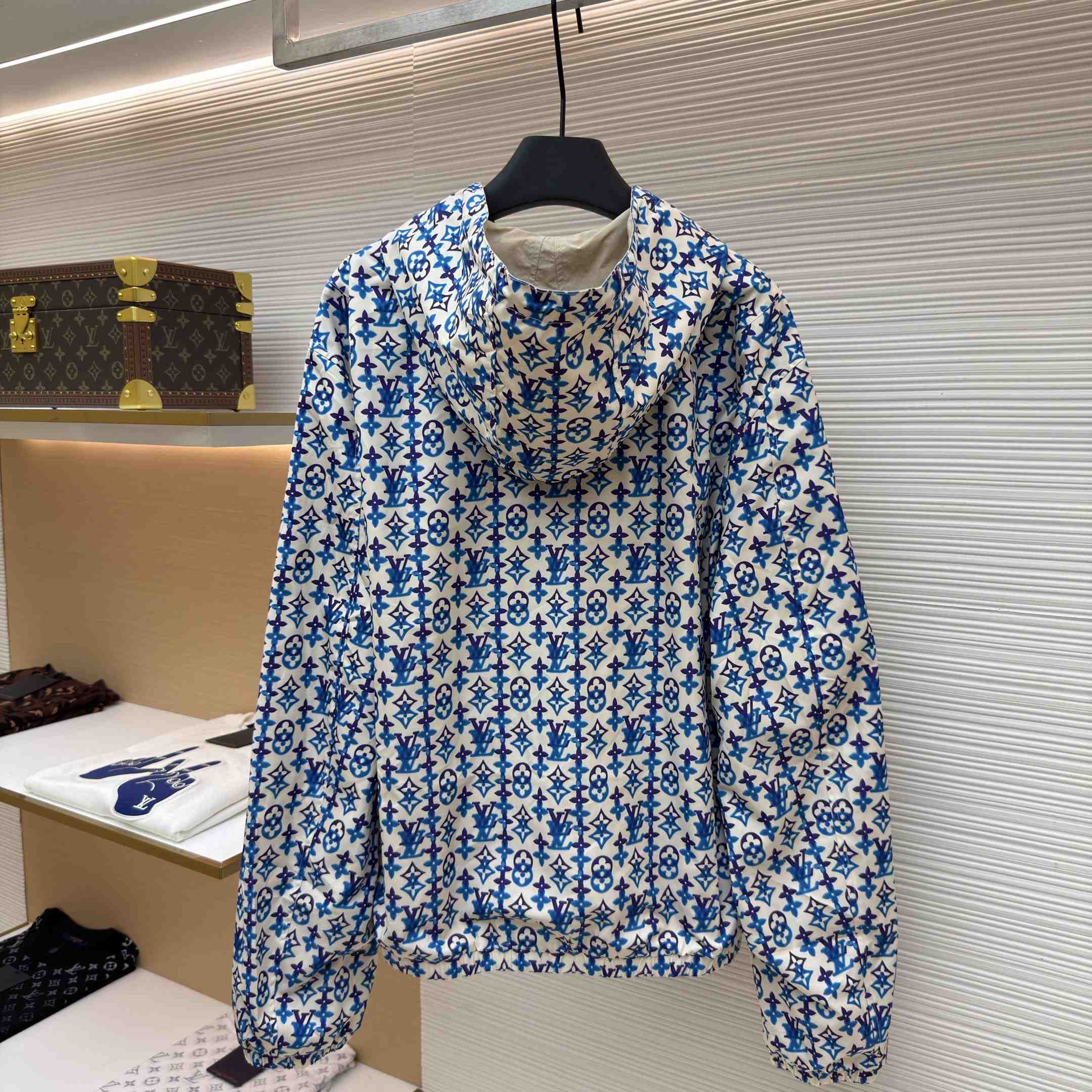 Louis Vuitton Reversible Windbreaker 1AJUW3 - DesignerGu
