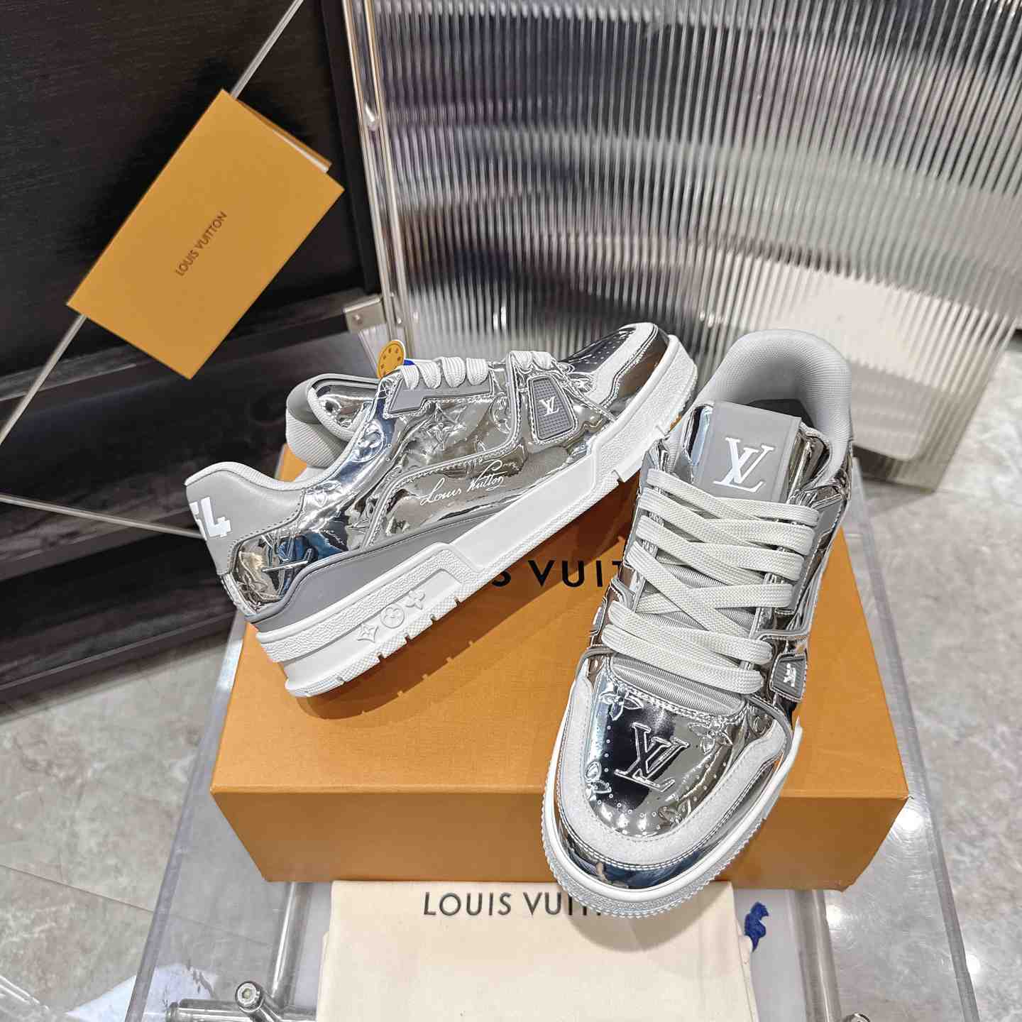 Louis Vuitton LV Trainer Sneaker 1AJCL9 (upon uk size） - DesignerGu