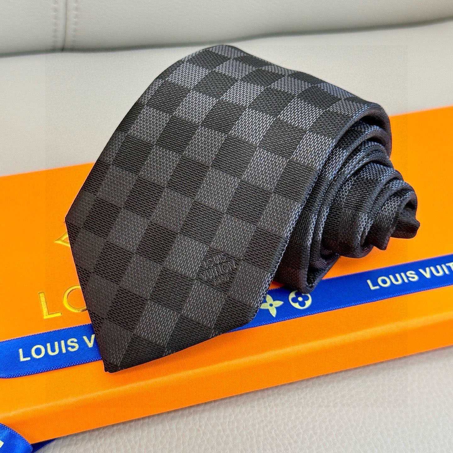 Louis Vuitton Damier Classique Tie M78752 - DesignerGu