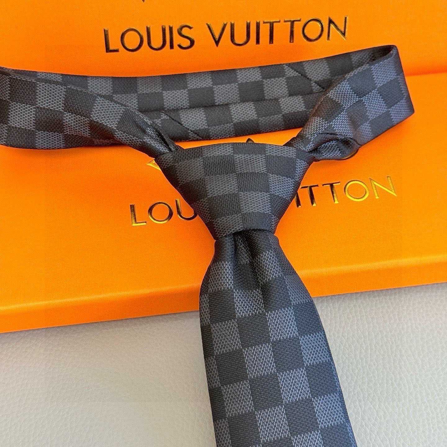 Louis Vuitton Damier Classique Tie M78752 - DesignerGu