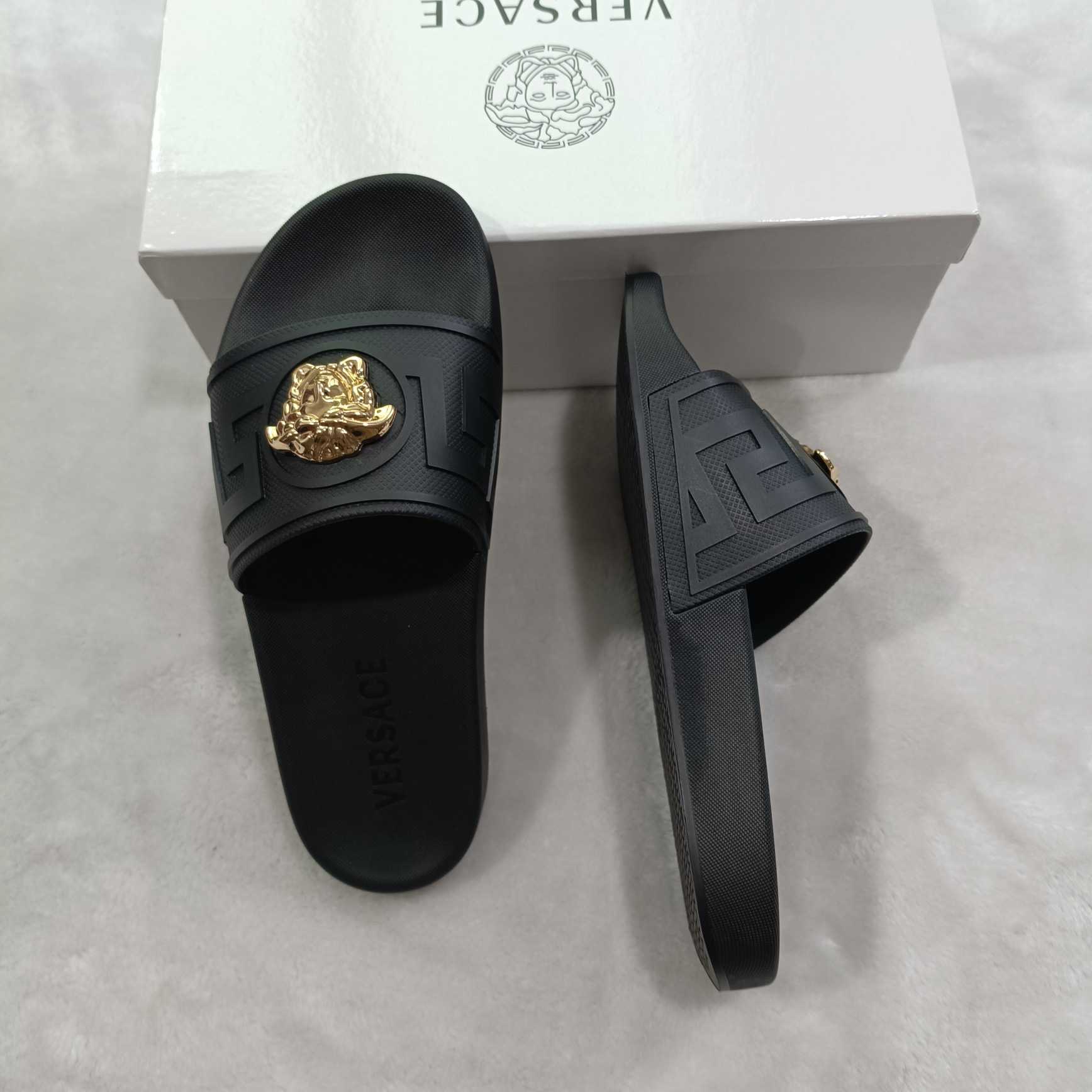 Versace Medusa Rubber Slide Sandals - DesignerGu