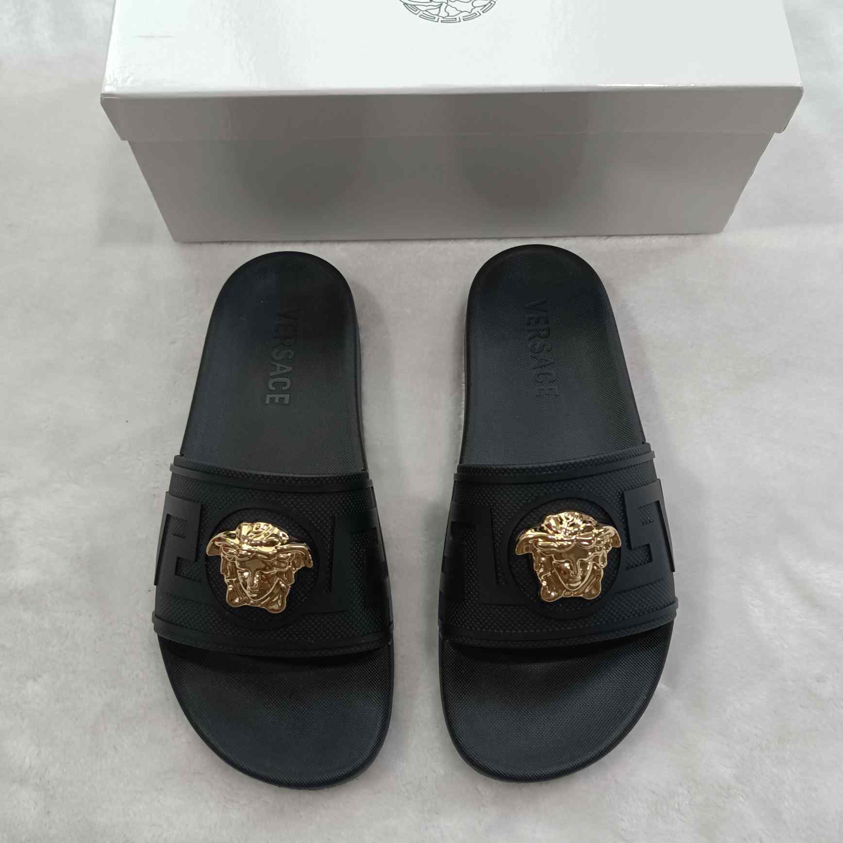 Versace Medusa Rubber Slide Sandals - DesignerGu