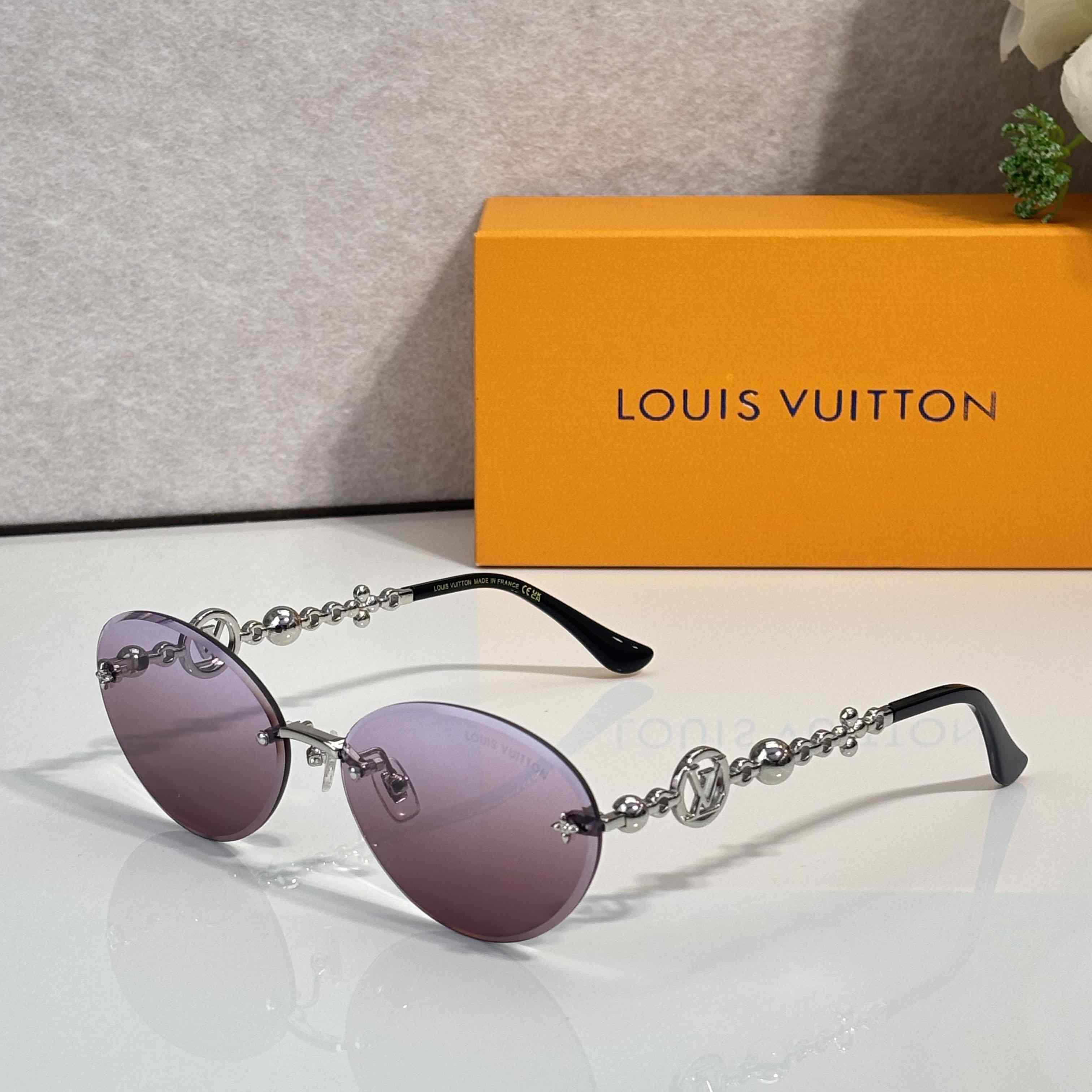 Louis Vuitton Z7529U Sunglasses   - DesignerGu