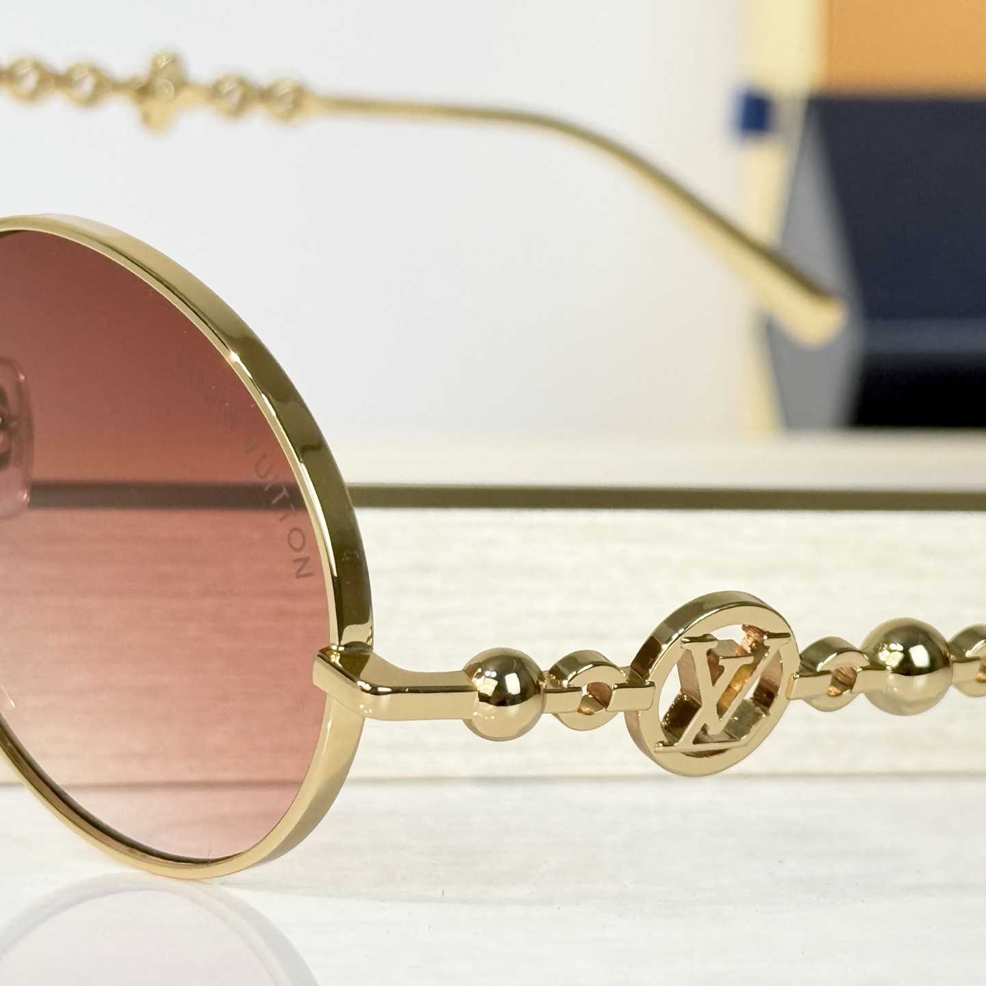 Louis Vuitton Z7336U Sunglasses   - DesignerGu