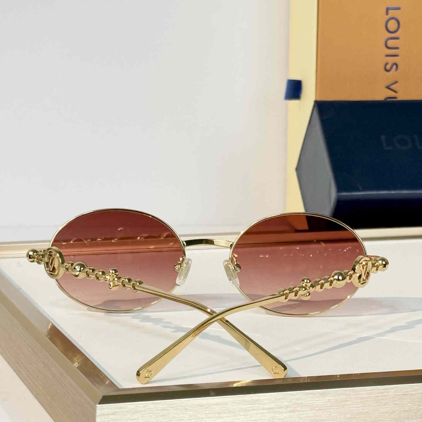 Louis Vuitton Z7336U Sunglasses   - DesignerGu