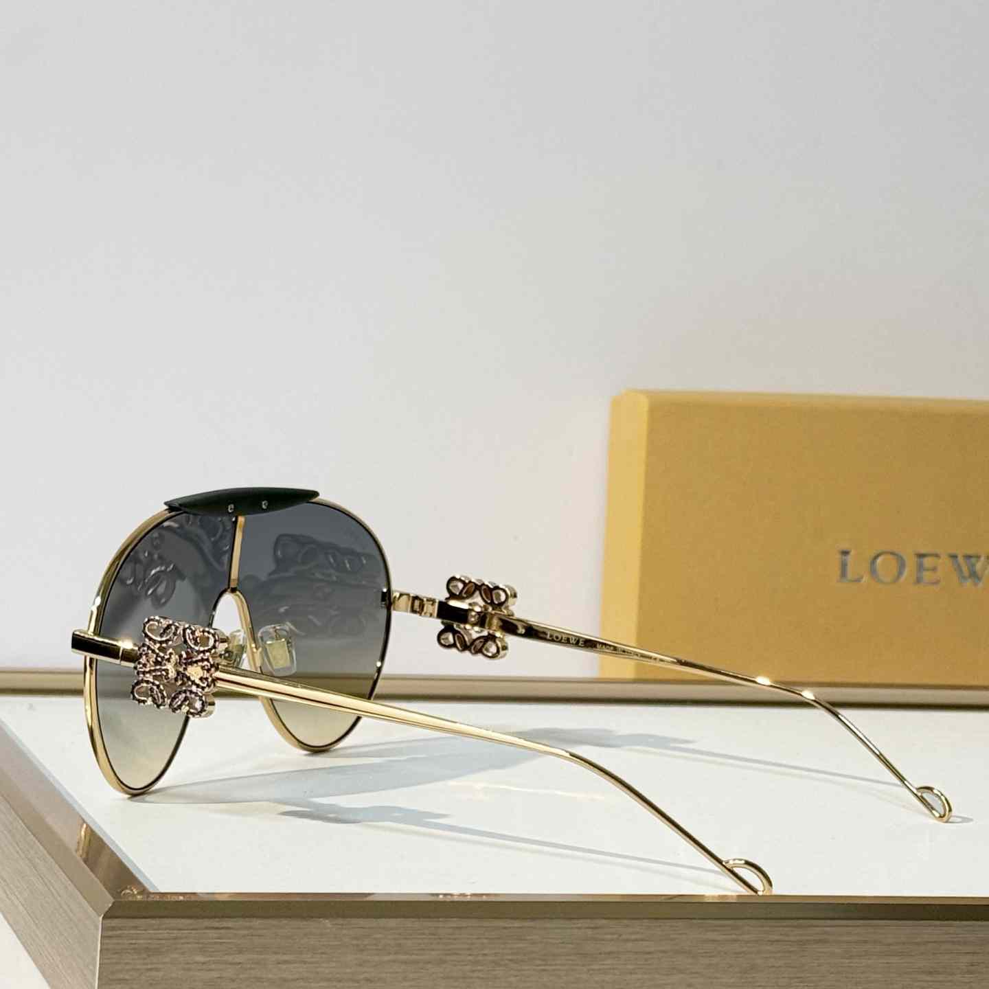 Loewe LW1746LS Sunglasses - DesignerGu
