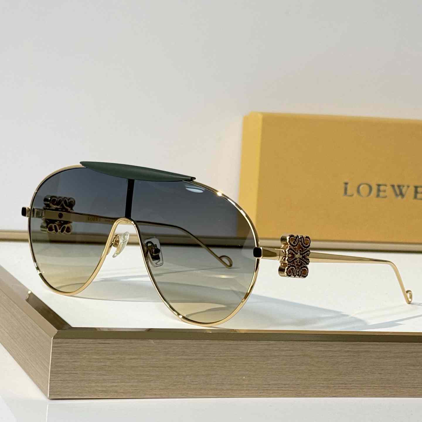 Loewe LW1746LS Sunglasses - DesignerGu