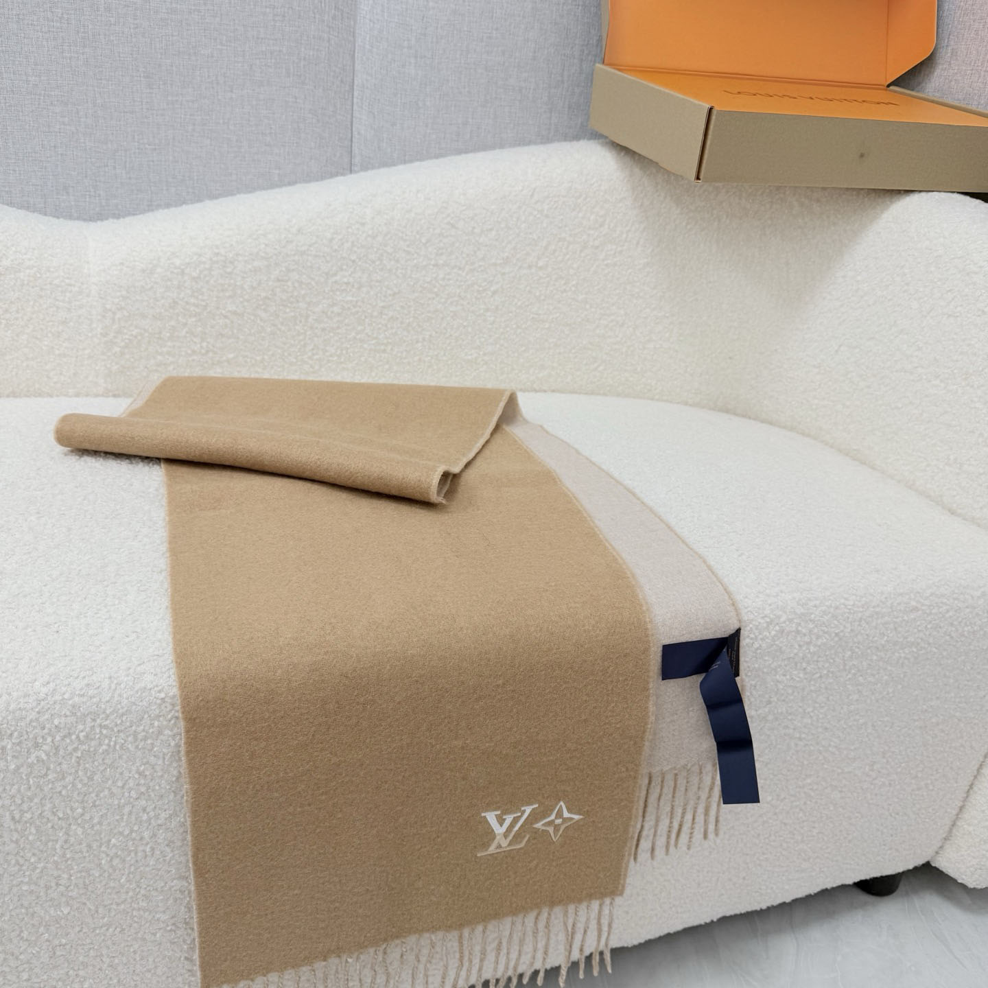 Louis Vuitton LV Dual Scarf - DesignerGu