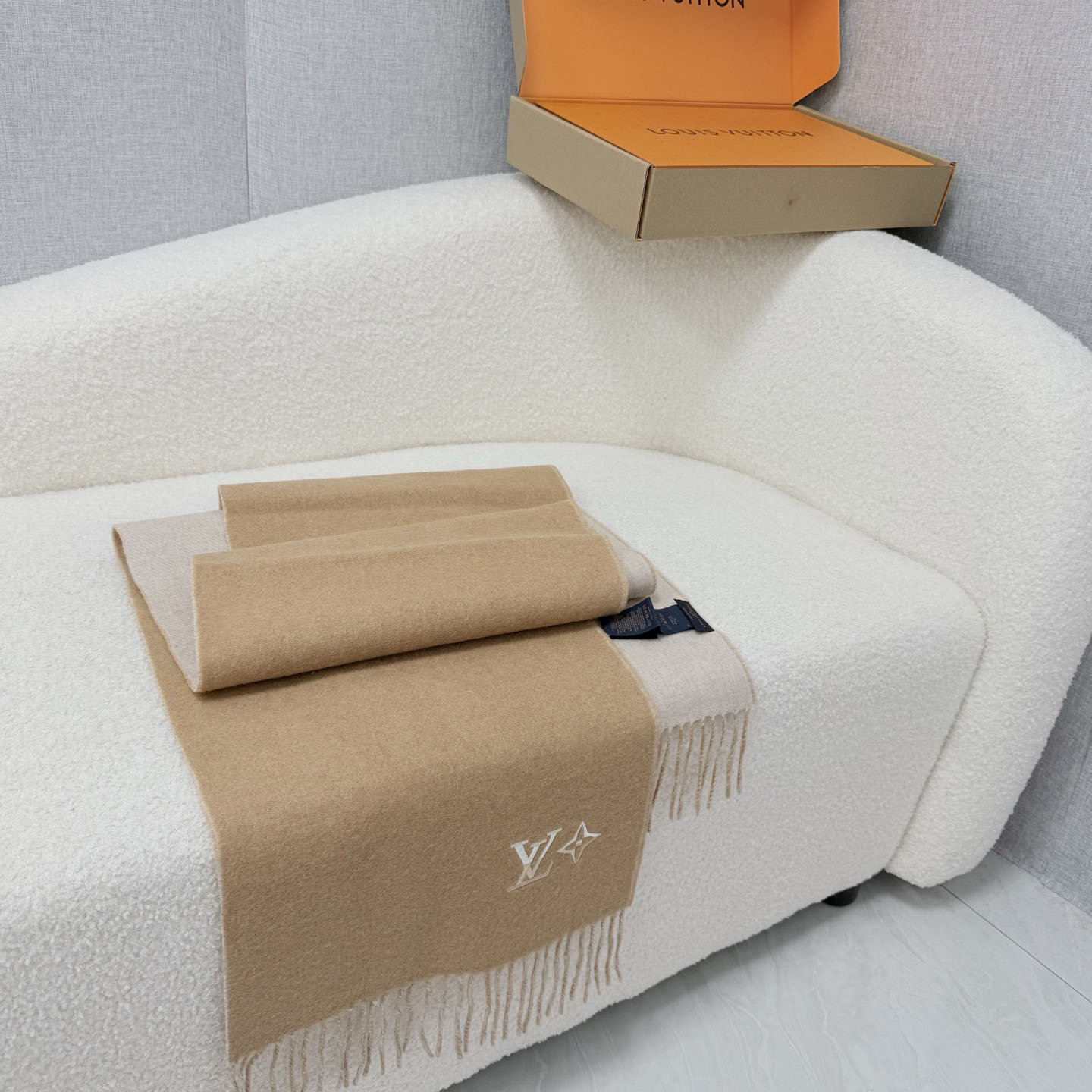 Louis Vuitton LV Dual Scarf - DesignerGu