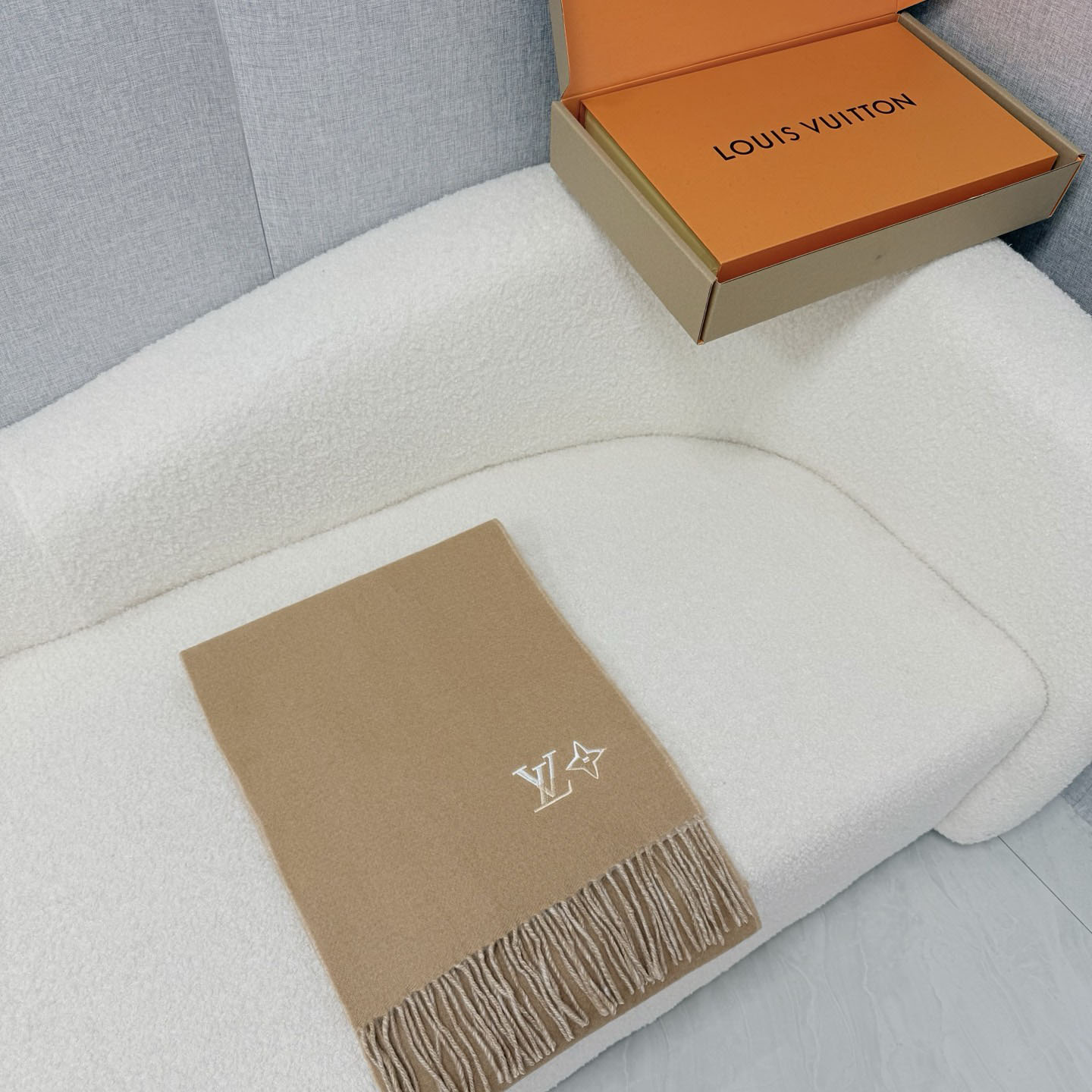 Louis Vuitton LV Dual Scarf - DesignerGu