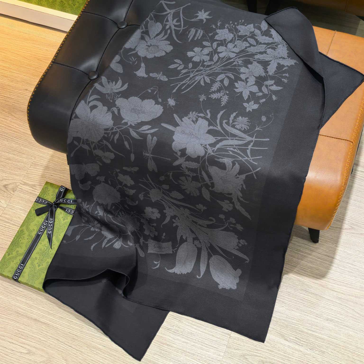 Gucci Printed Flora Silk Twill Carré - DesignerGu