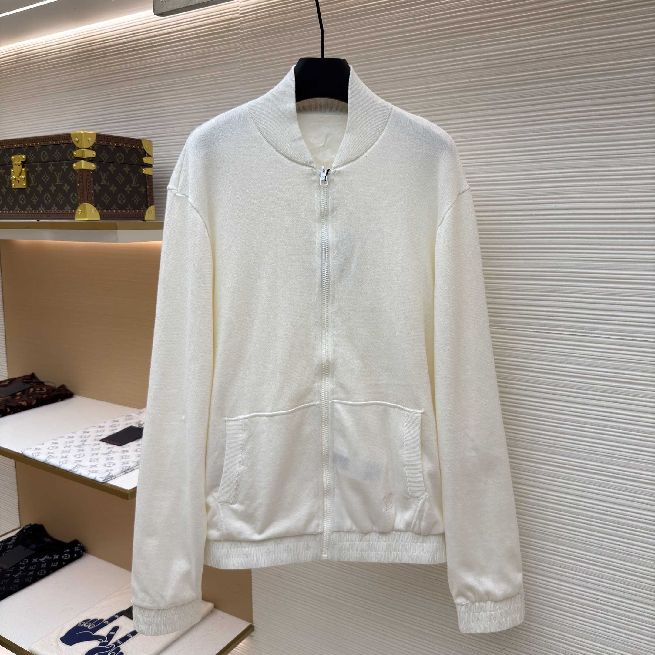 Louis Vuitton Monogram Reversible Light Bomber 1AHUWH - DesignerGu