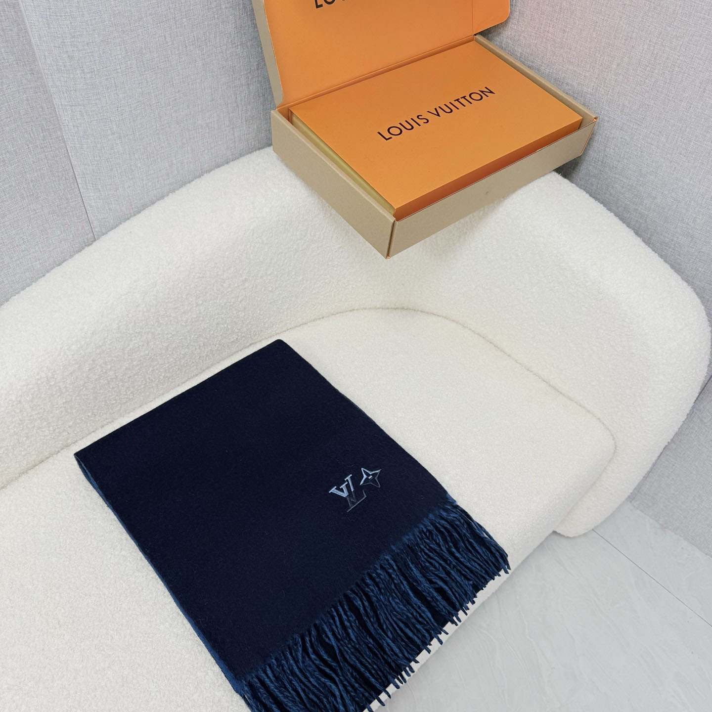 Louis Vuitton LV Dual Scarf - DesignerGu