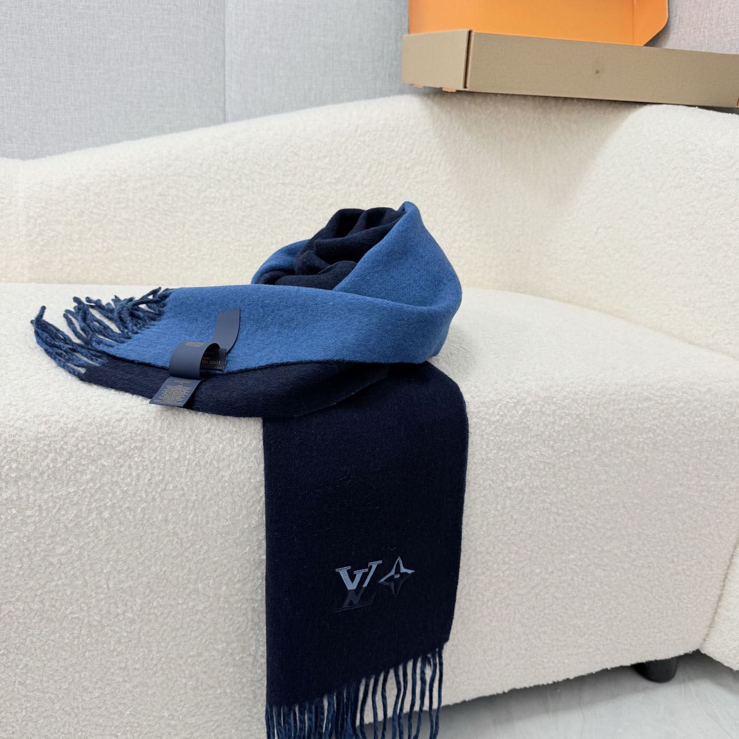 Louis Vuitton LV Dual Scarf - DesignerGu
